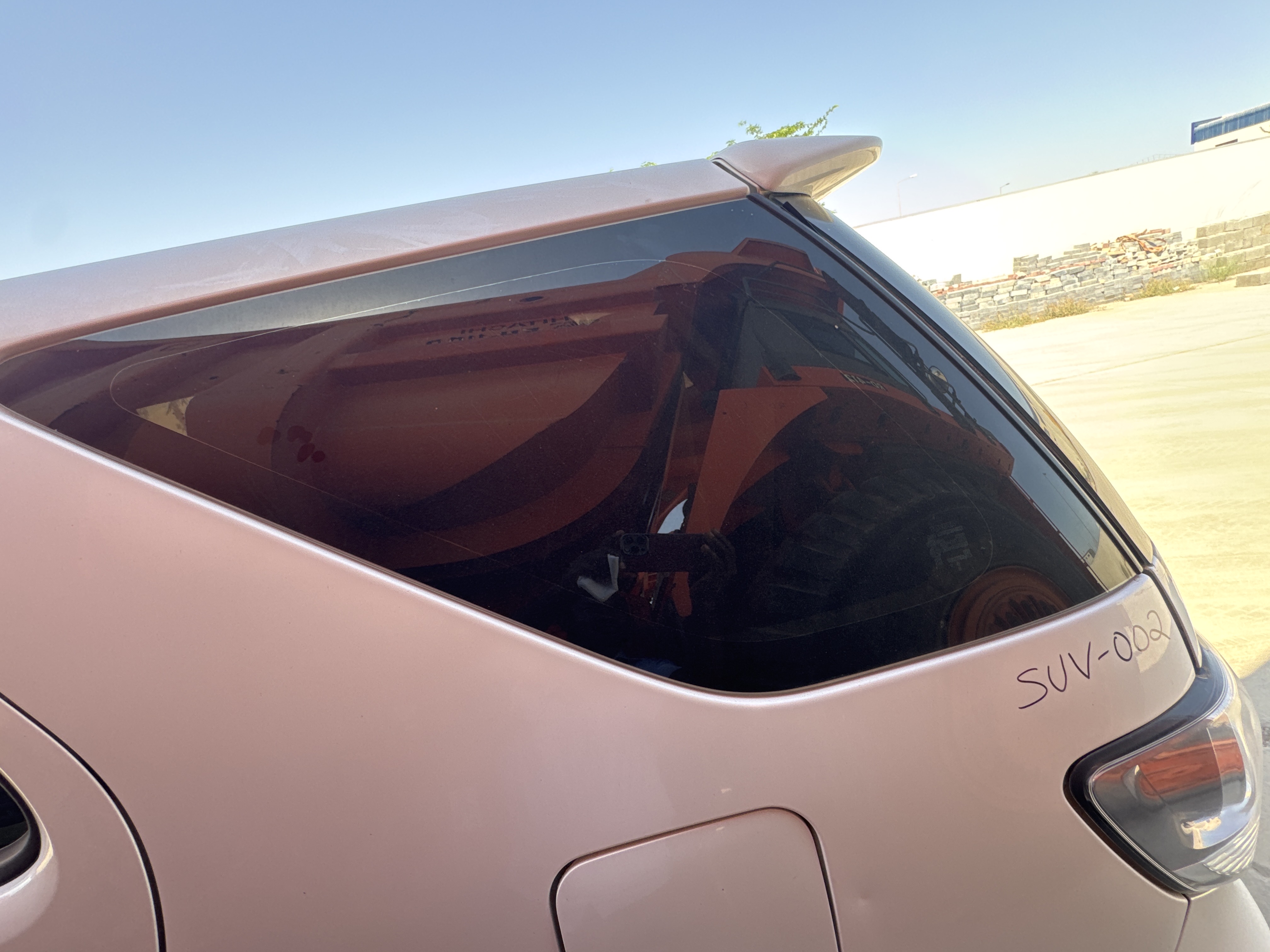 SUV-002-Toyota-Fortuner-SUVs-inspection-Exterior-Left-quarter-glass-1