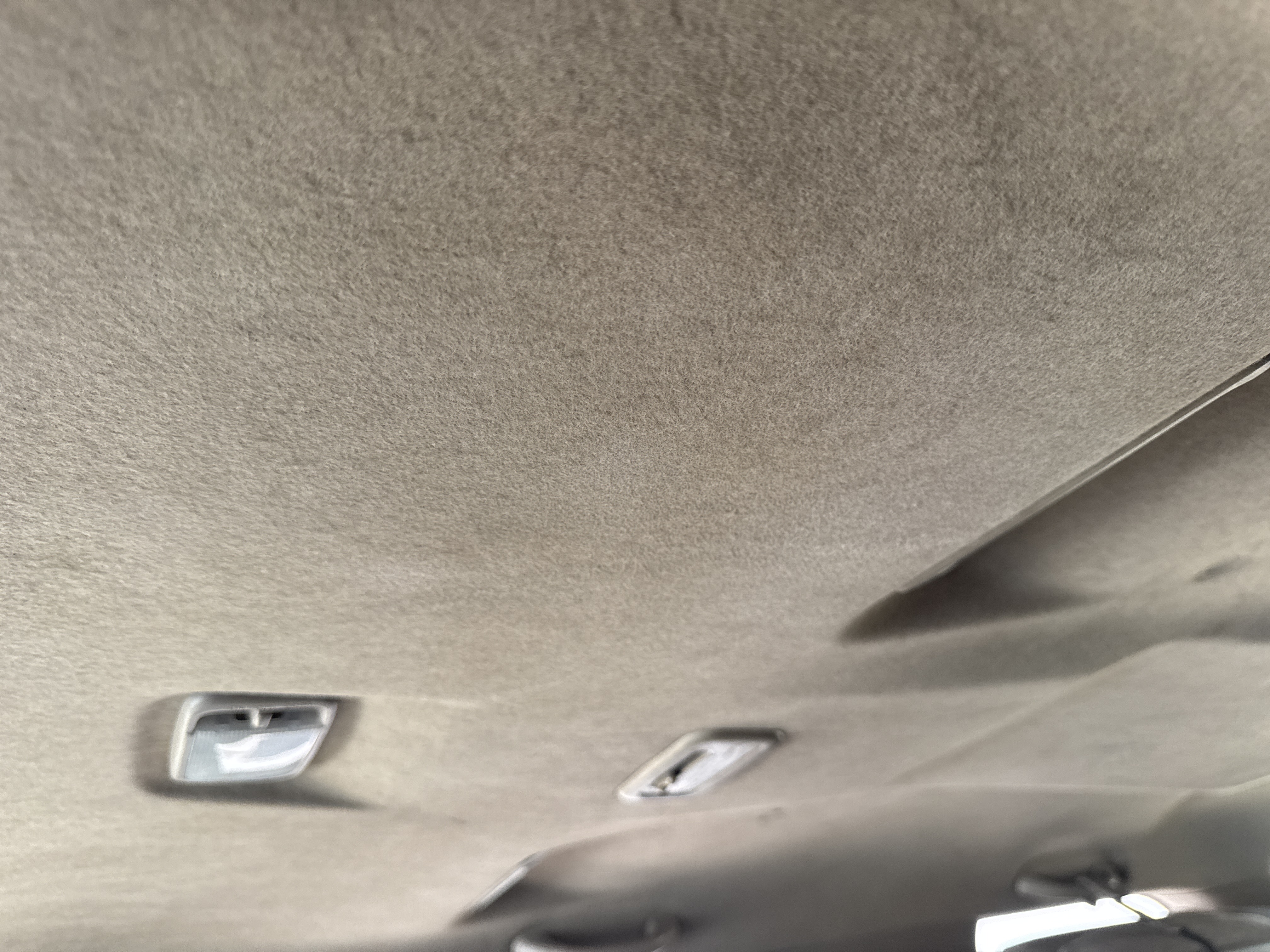 SUV-002-Toyota-Fortuner-SUVs-inspection-Interior-Roof-liner-1