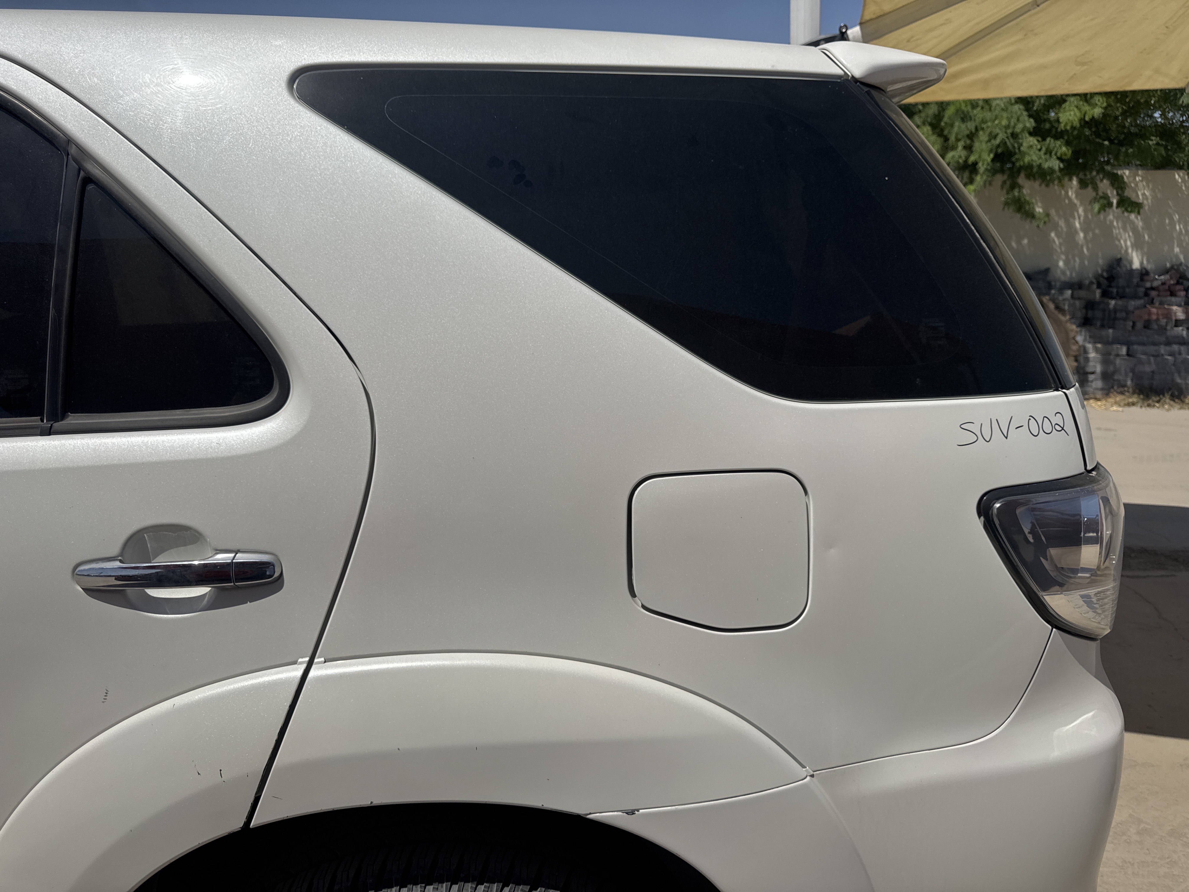 SUV-002-Toyota-Fortuner-SUVs-inspection-Exterior-Left-quarter-panel-1