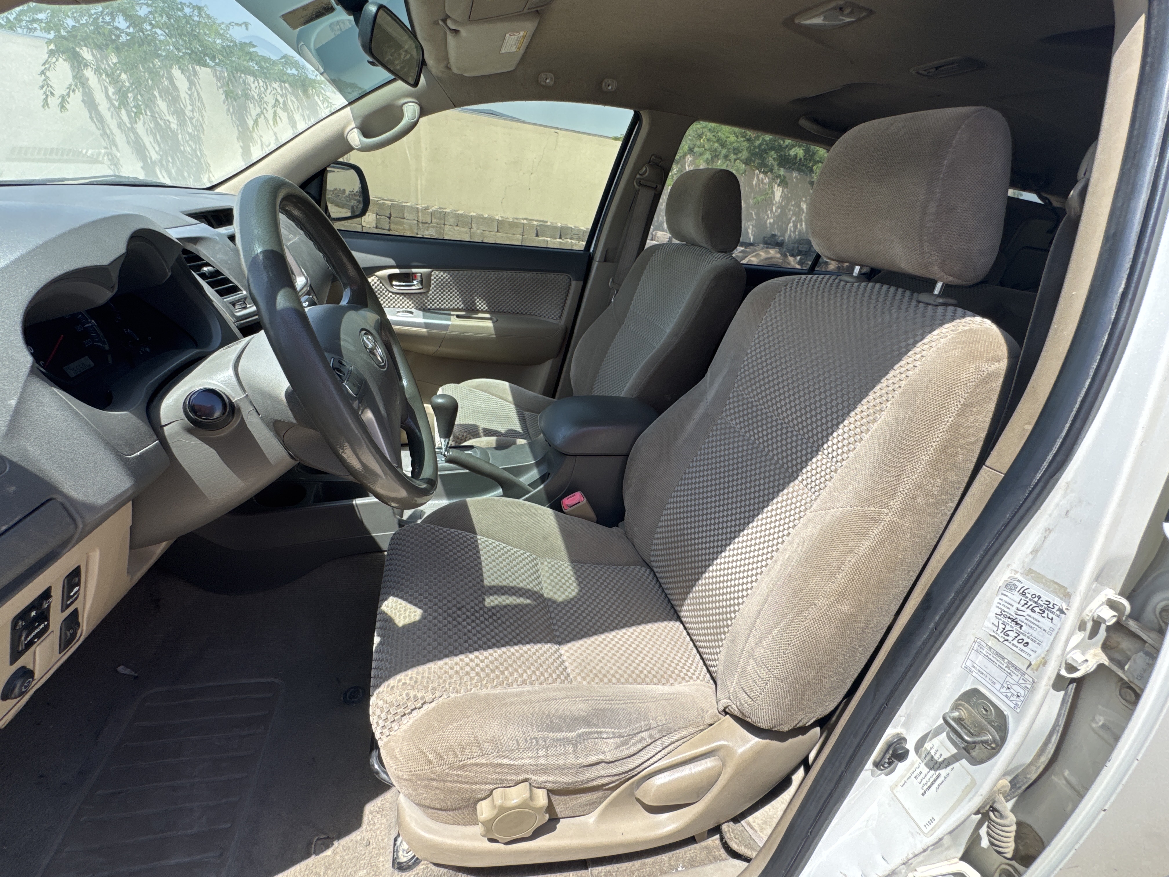 SUV-002-Toyota-Fortuner-SUVs-inspection-Interior-Driver-seat-1