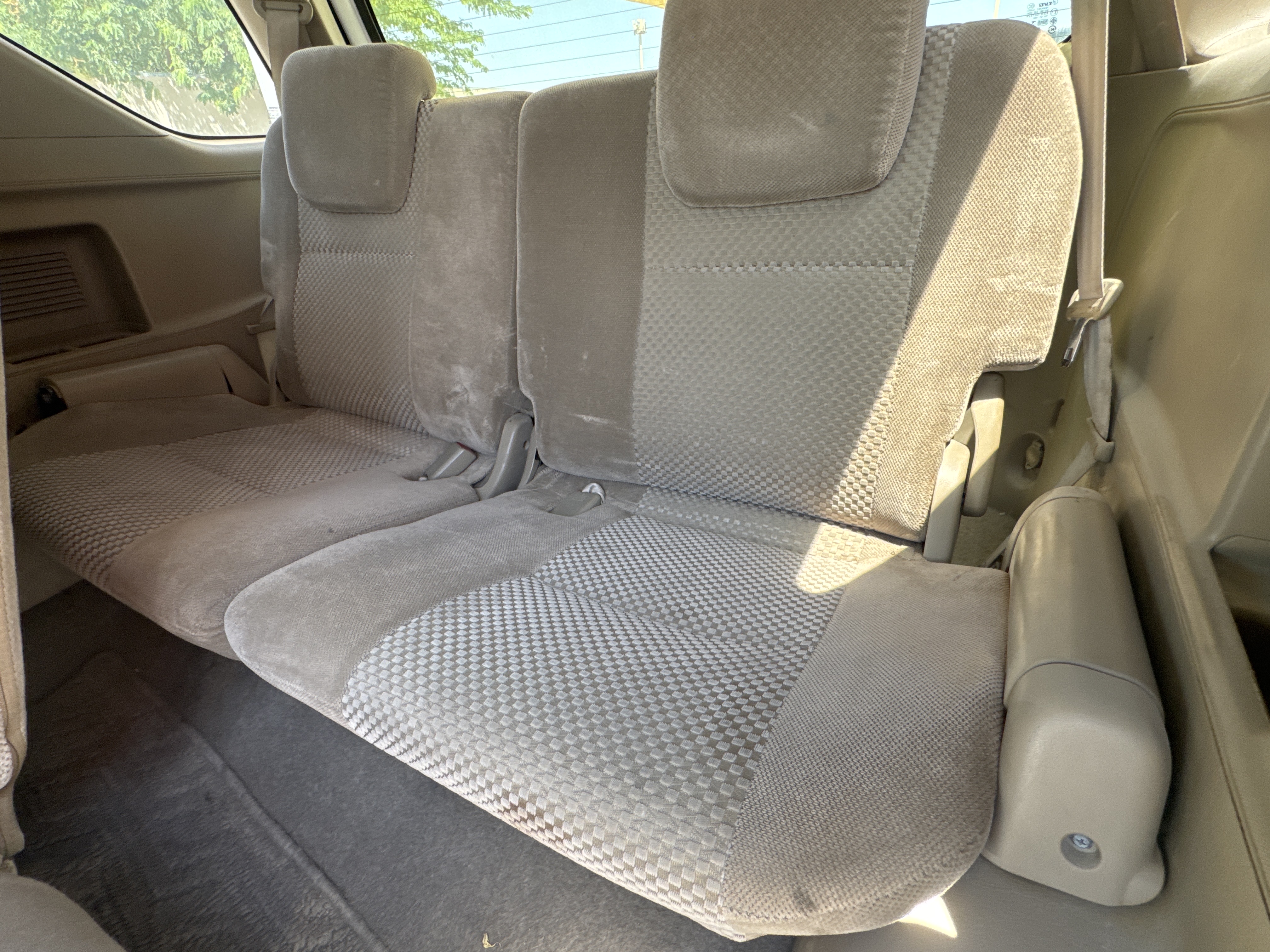 SUV-002-Toyota-Fortuner-SUVs-inspection-Interior-Third-row-seat-1