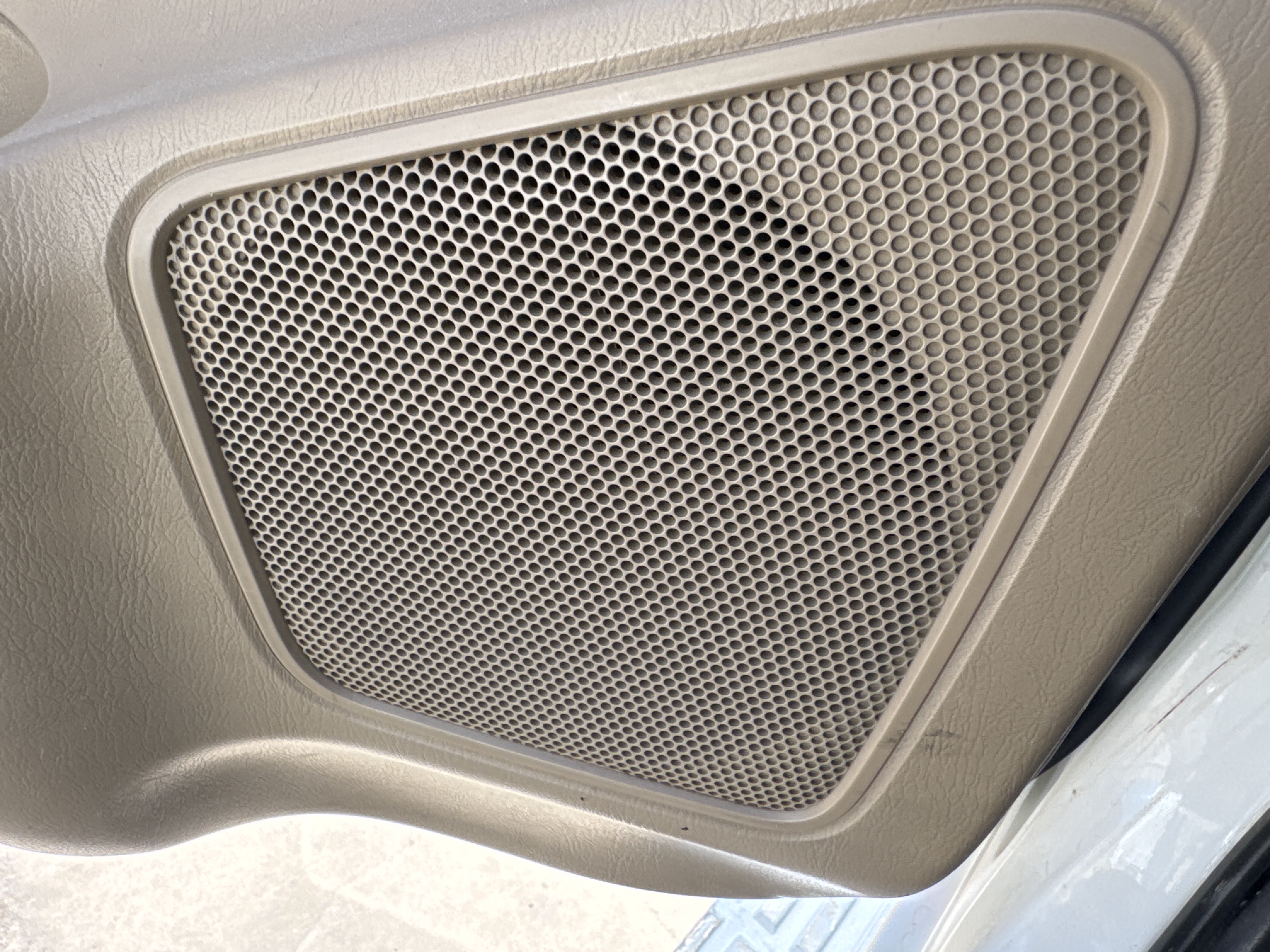 SUV-002-Toyota-Fortuner-SUVs-inspection-Electronics-Radio-/-Music-system-1