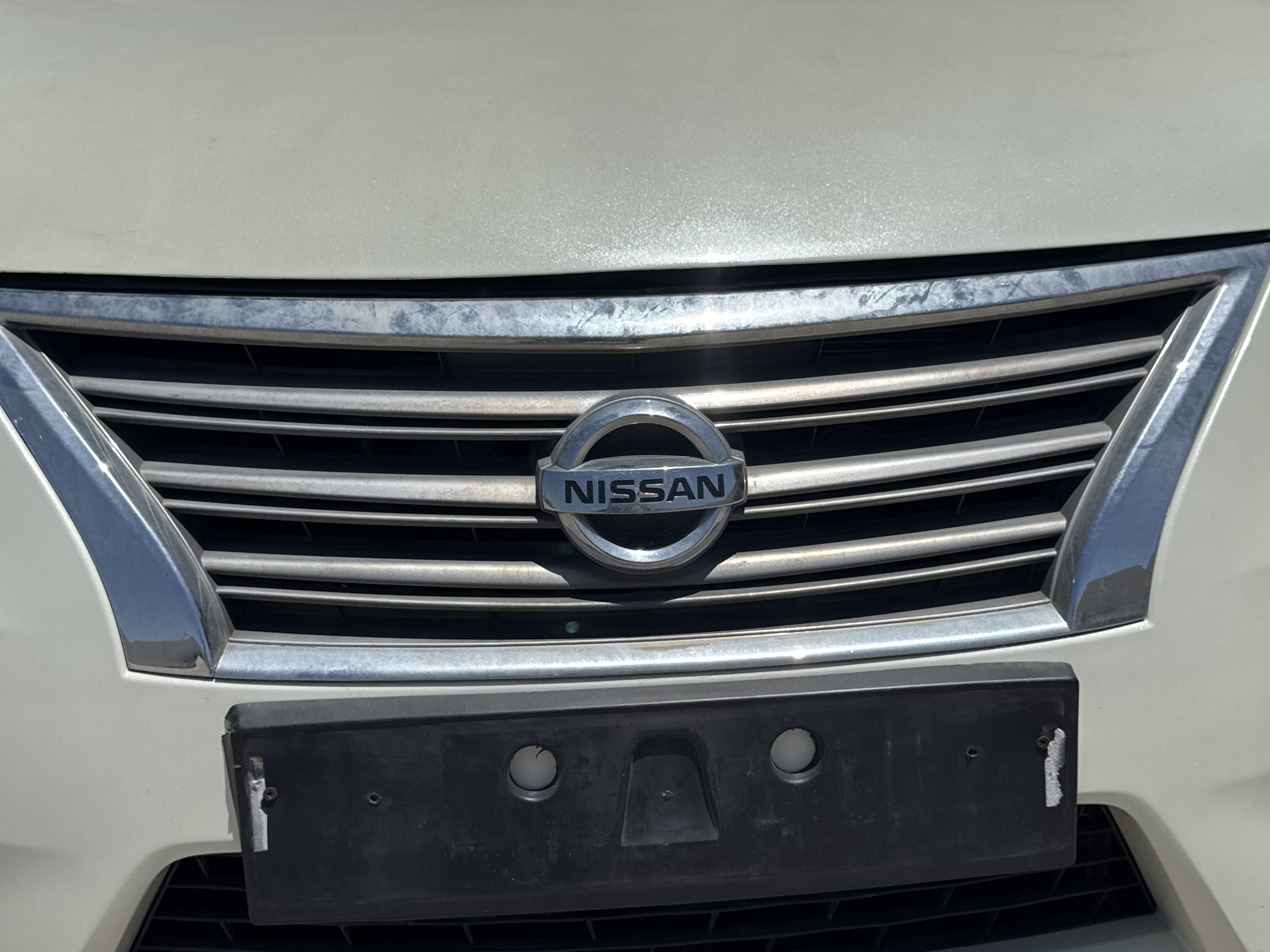 SEV-001-Nissan-Sentra-Sedans-inspection-Exterior-Front-grille-and-bumper-1
