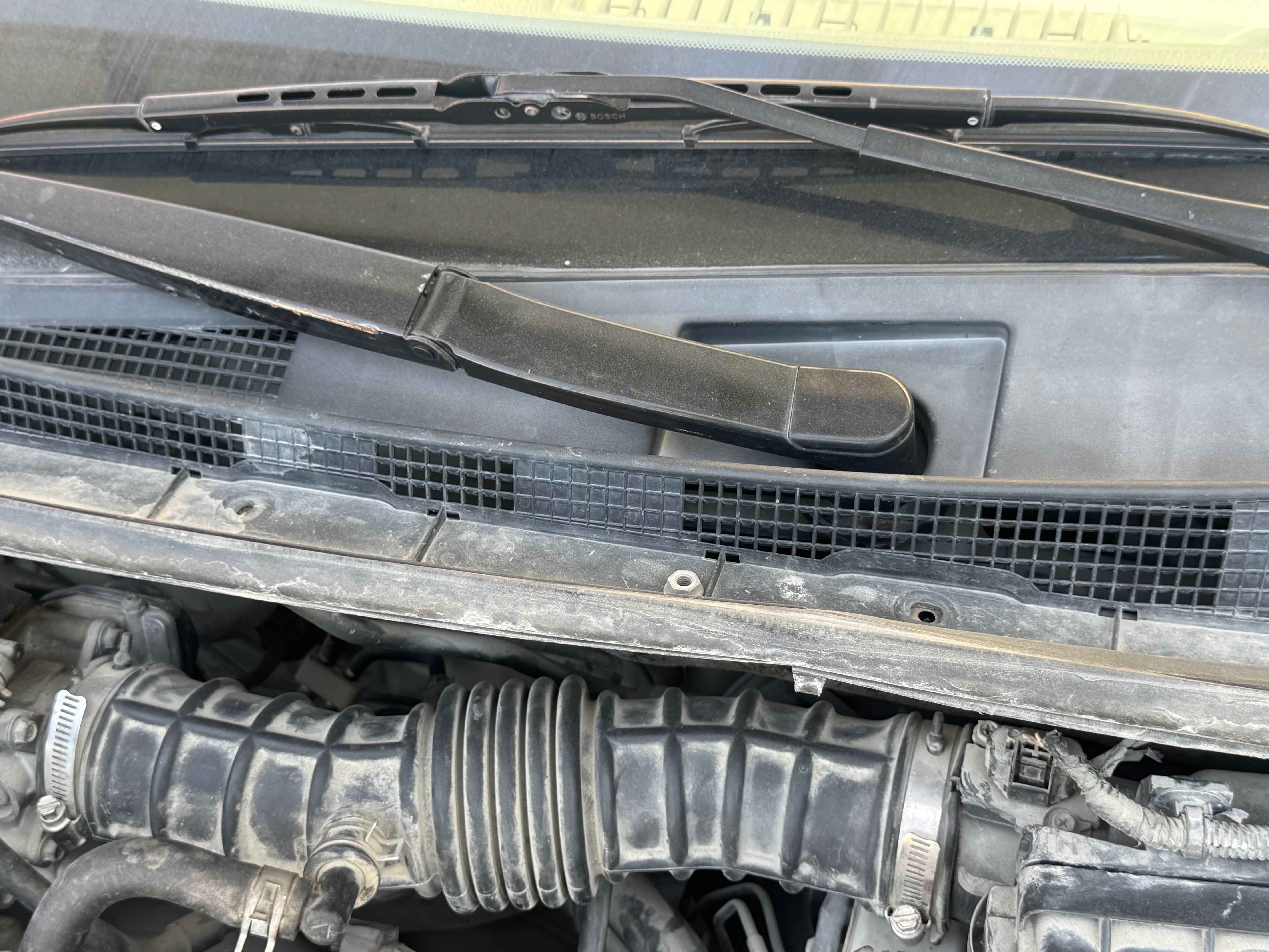 SEV-001-Nissan-Sentra-Sedans-inspection-Exterior-Cowl-top-1