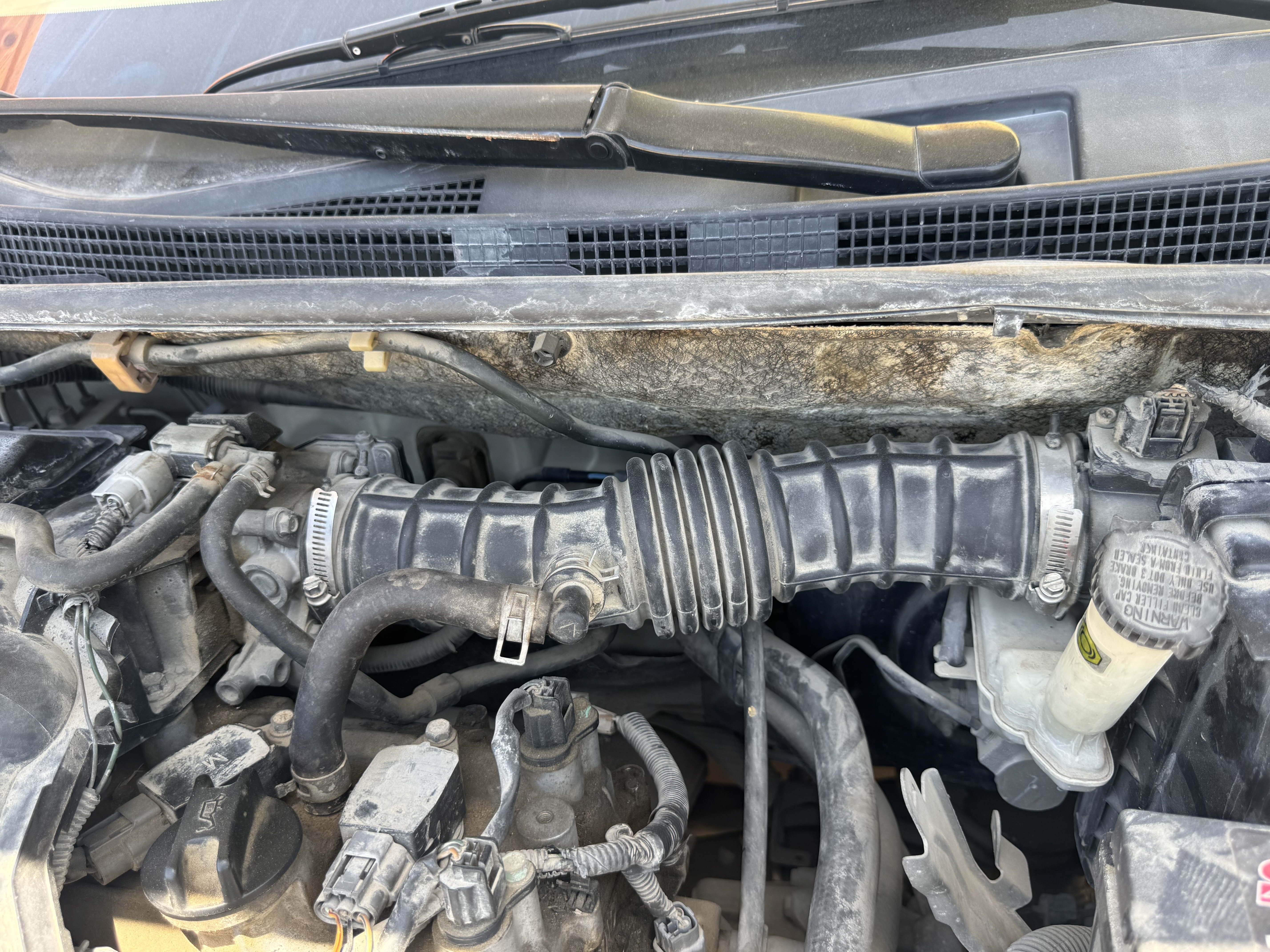 SEV-001-Nissan-Sentra-Sedans-inspection-Engine-Air-intake-system-1