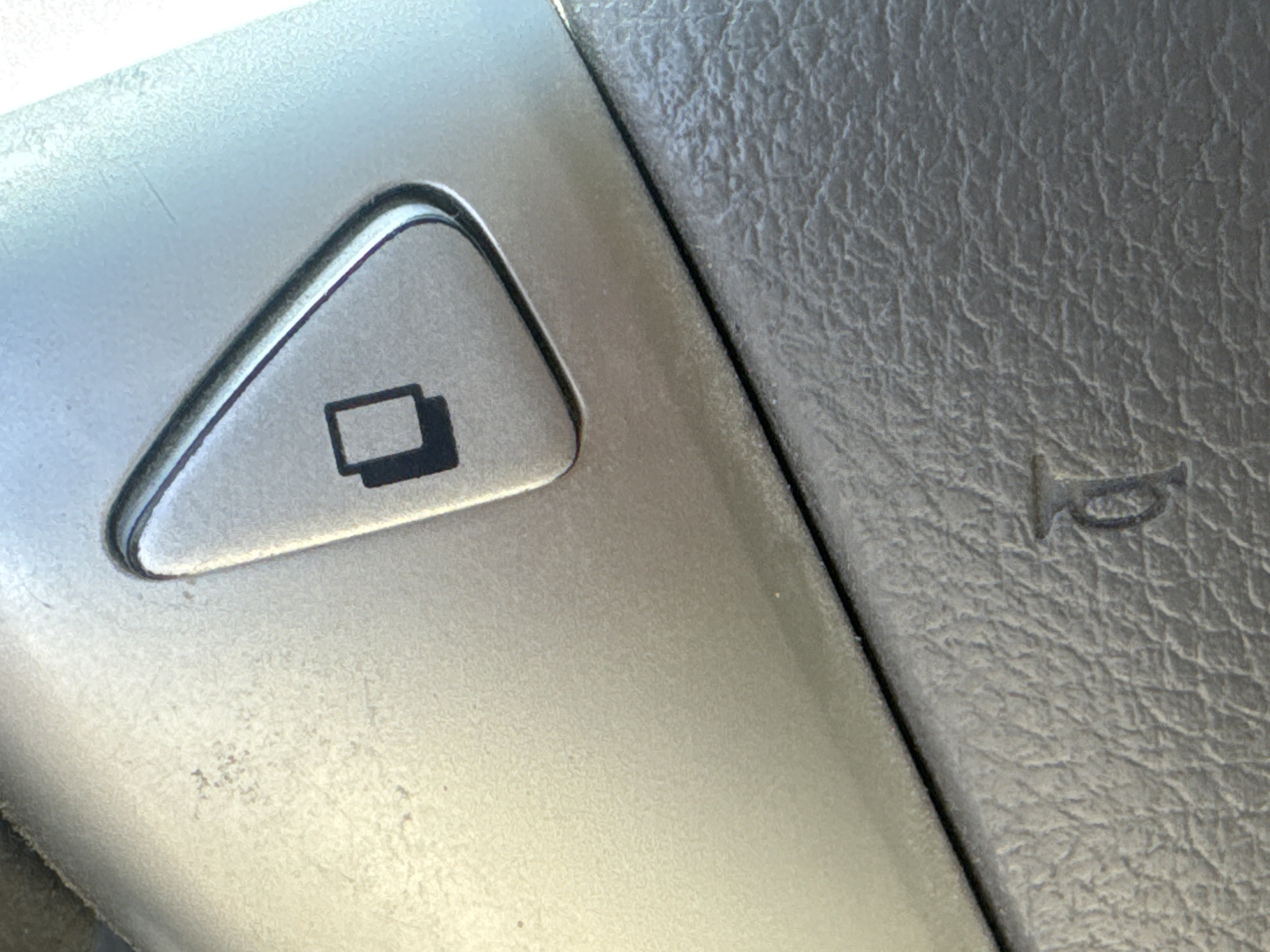SEV-001-Nissan-Sentra-Sedans-inspection-Electronics-Steering-controls-1