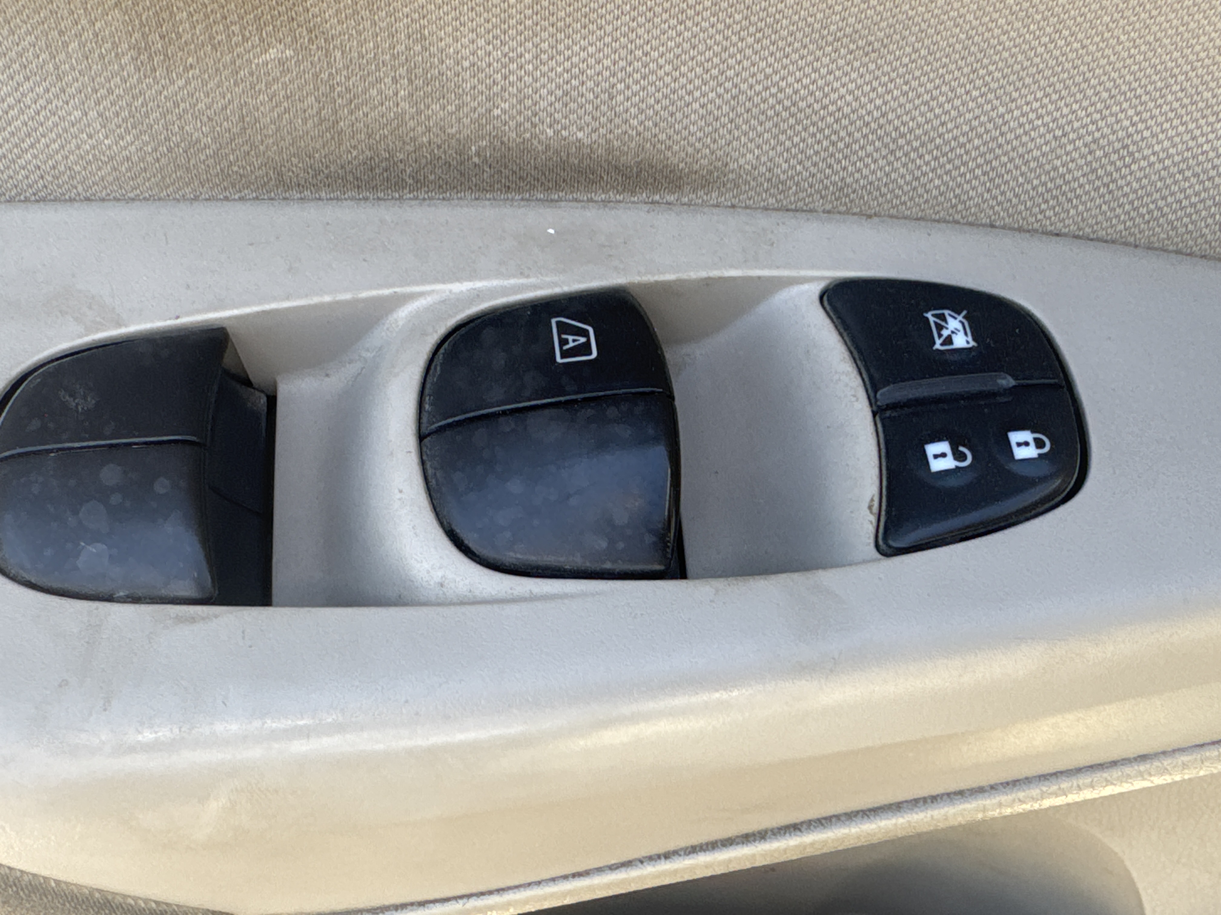 SEV-001-Nissan-Sentra-Sedans-inspection-Electronics-Power-/-Manual-windows-1
