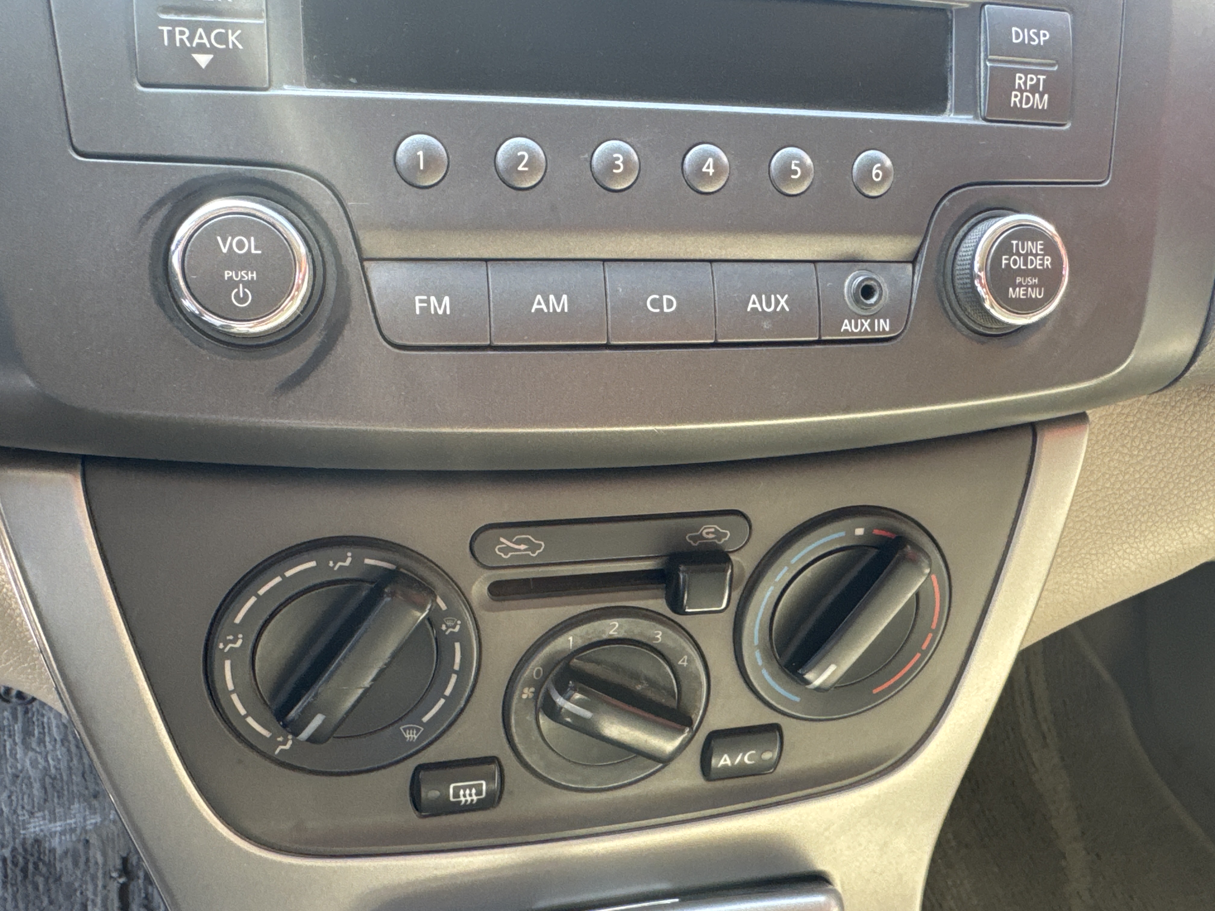 SEV-001-Nissan-Sentra-Sedans-inspection-Electronics-Control-Switches-1