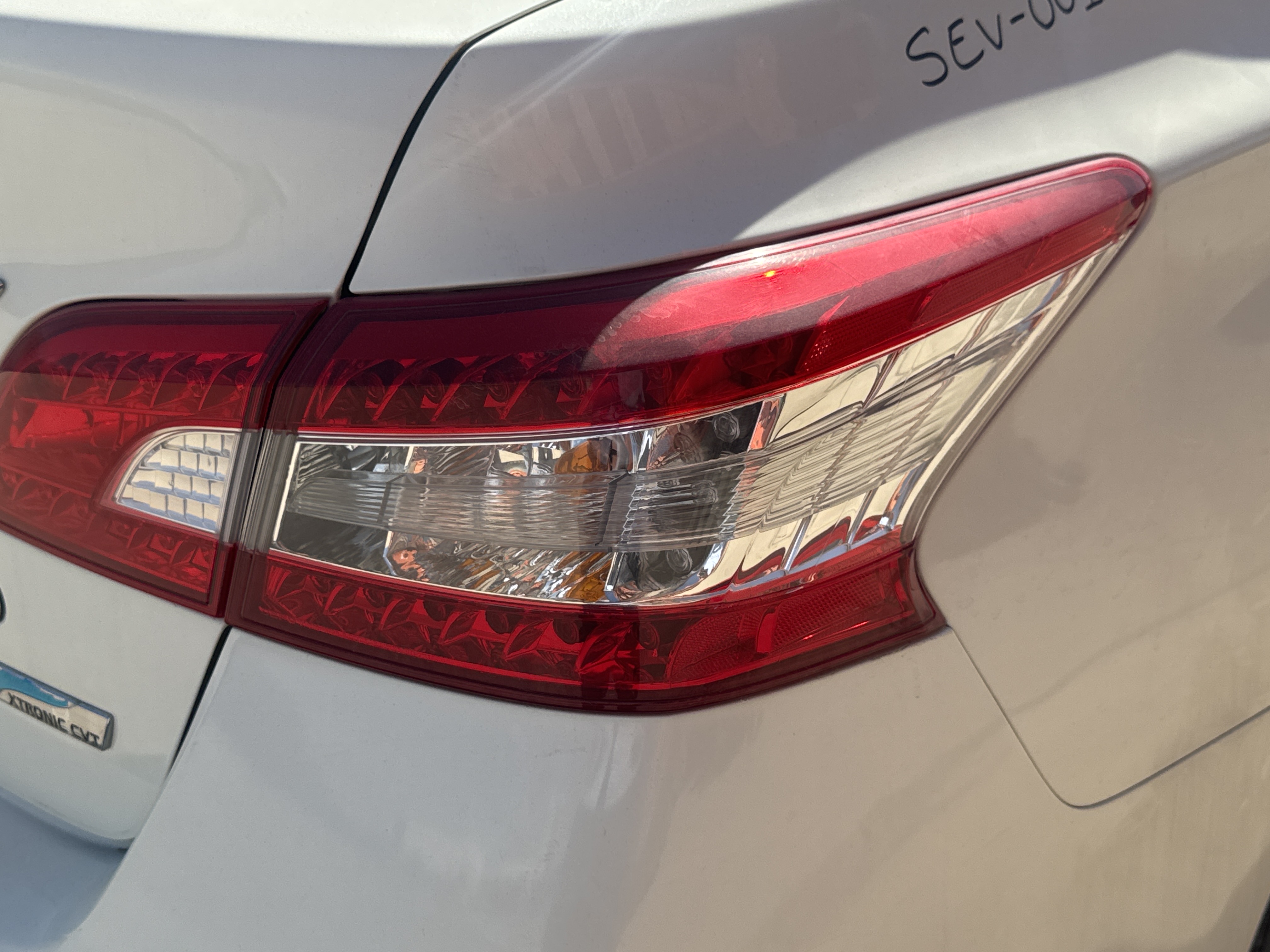 SEV-001-Nissan-Sentra-Sedans-inspection-Electronics-Tail-lamp-1