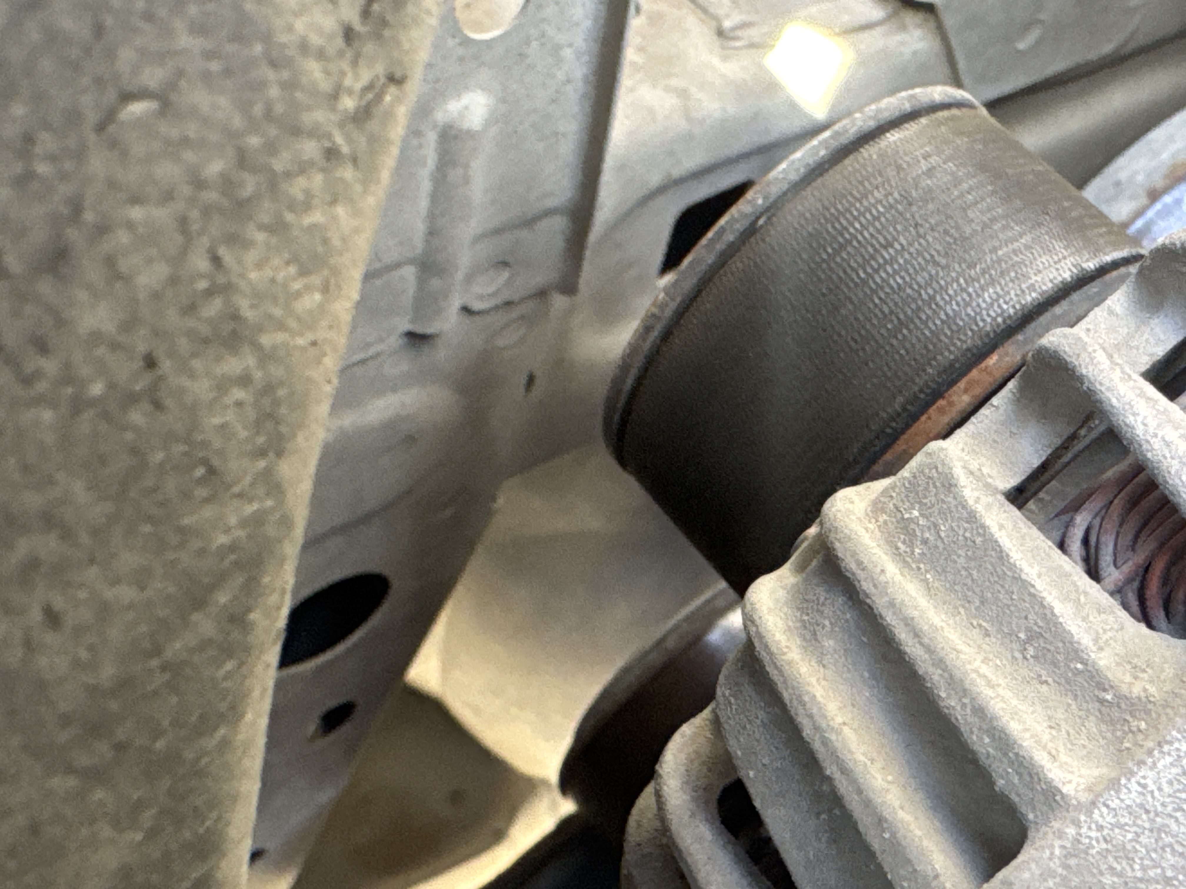 SEV-001-Nissan-Sentra-Sedans-inspection-Engine-Engine-belt-1
