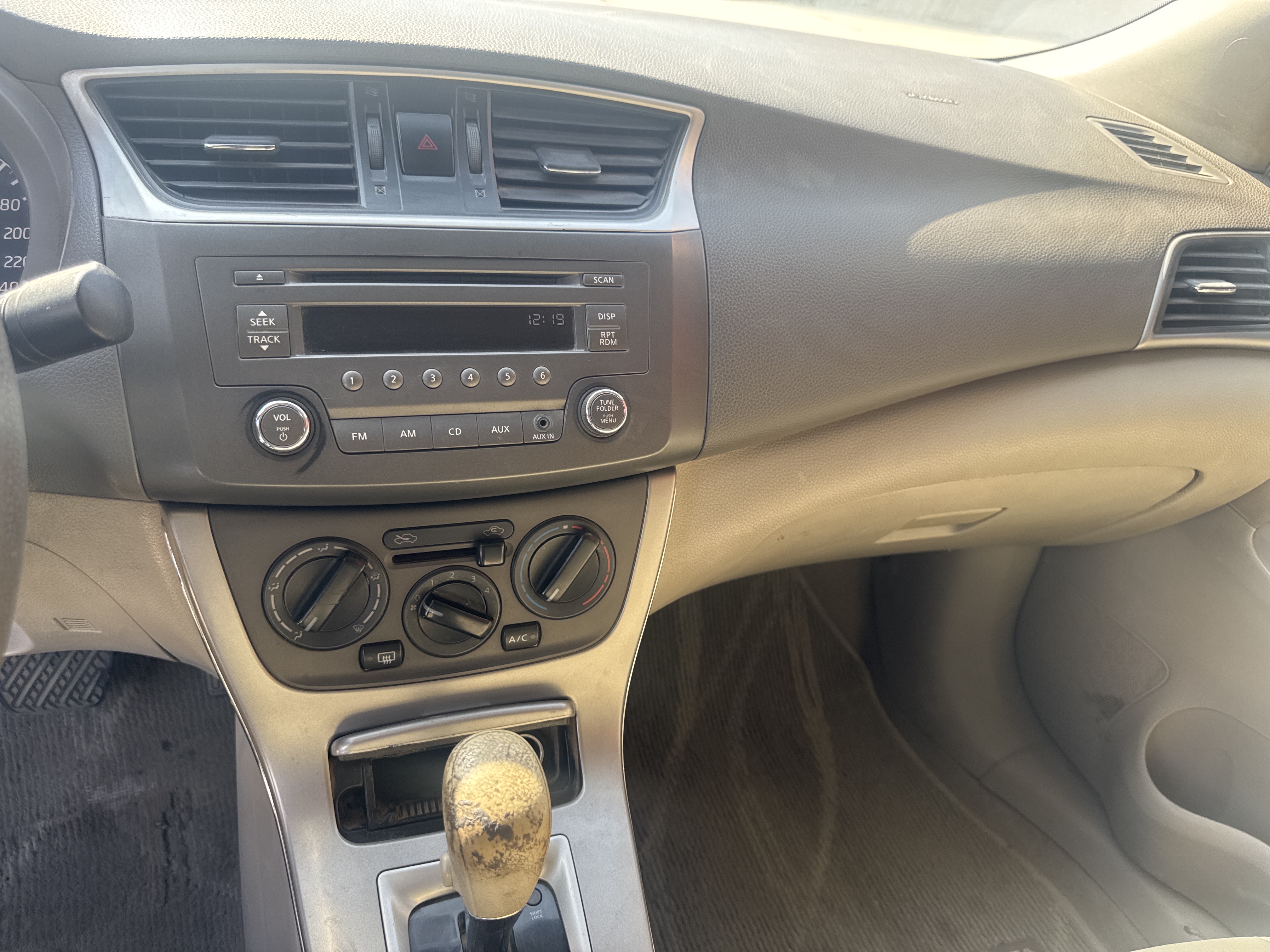 SEV-001-Nissan-Sentra-Sedans-inspection-Interior-Infotainment-system-1