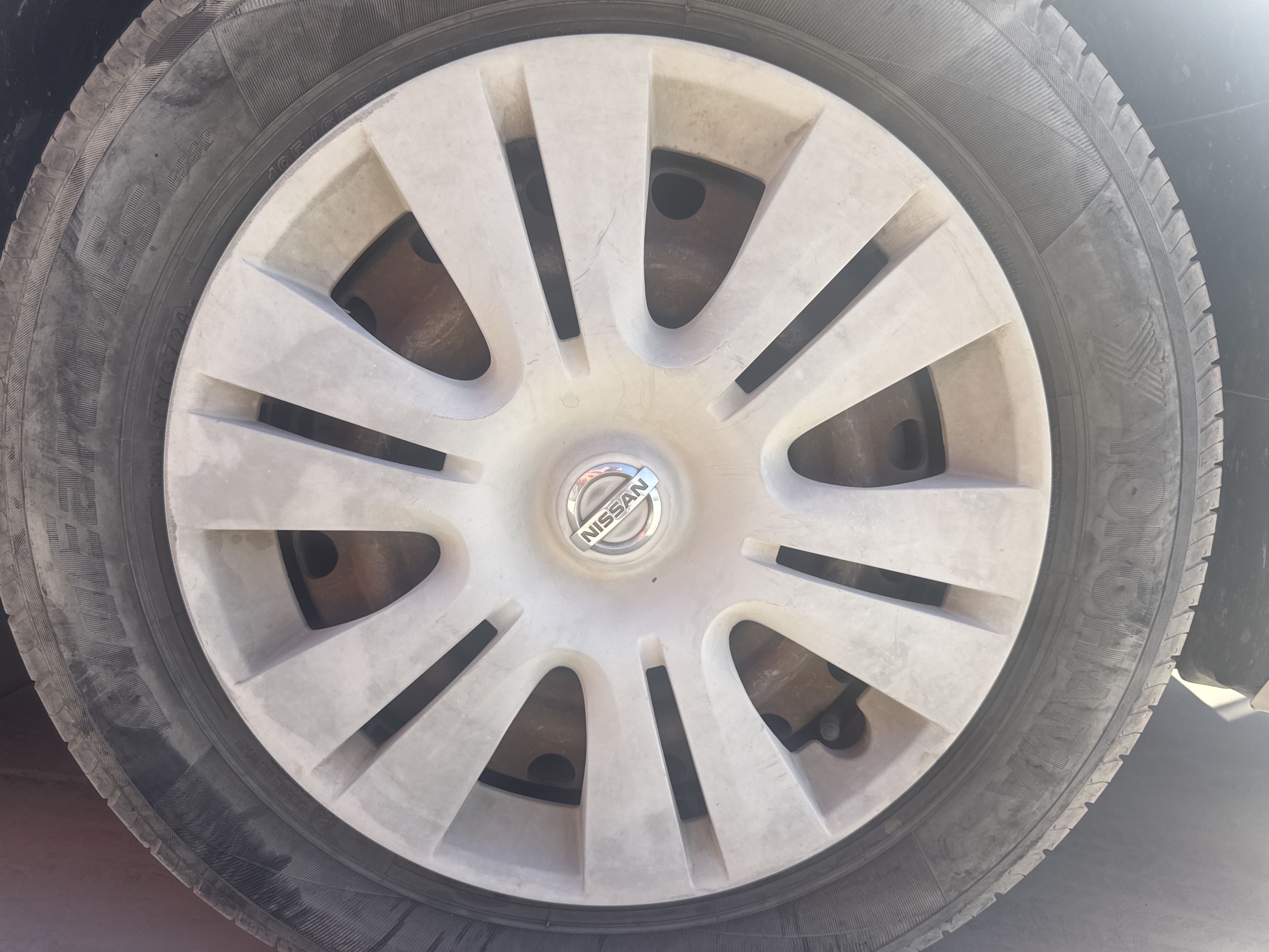 SEV-001-Nissan-Sentra-Sedans-inspection-Chassis-Front-right-alloy-/-Rim-1
