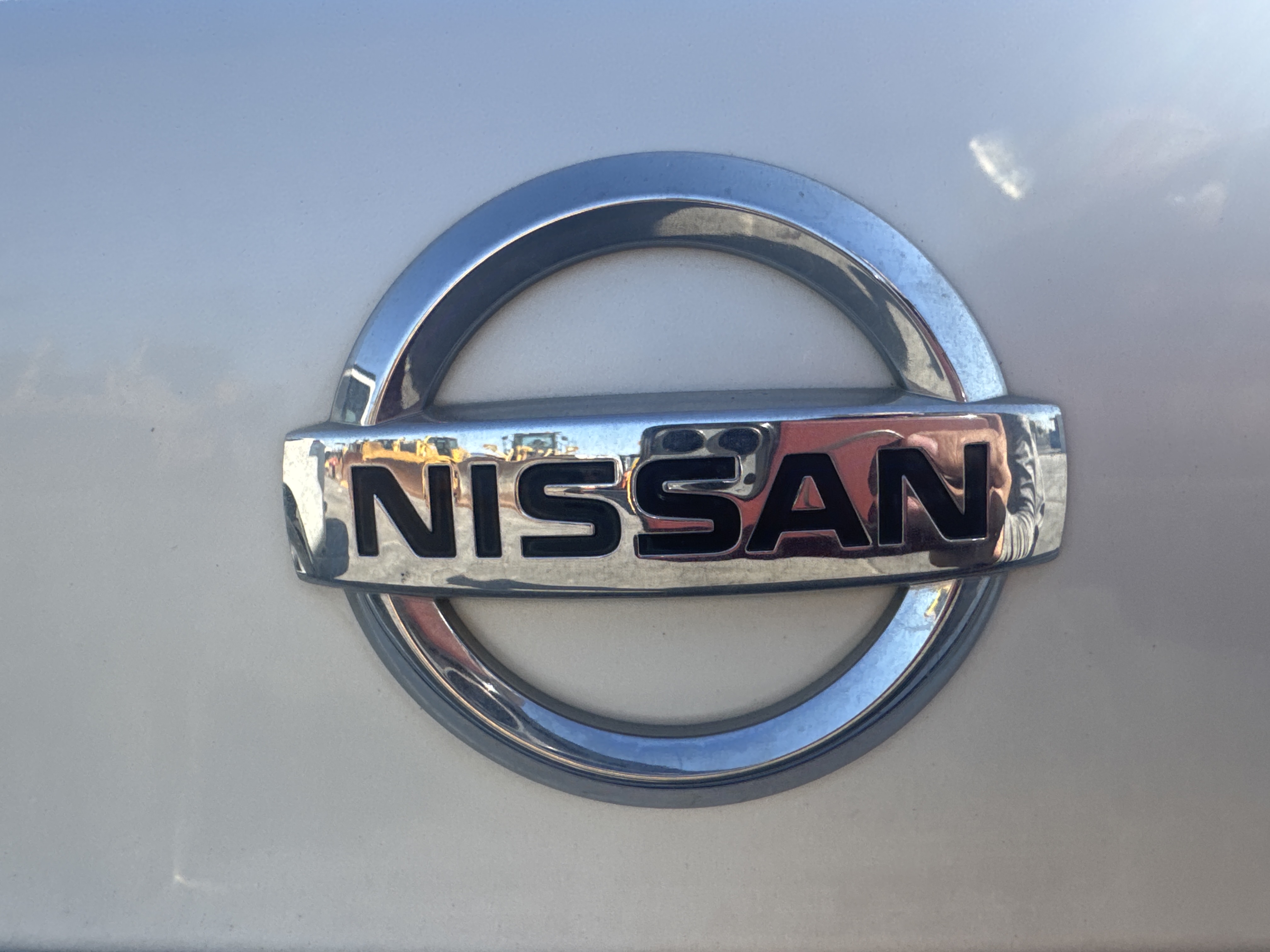 SEV-002-Nissan-Sentra-Sedans-inspection-Exterior-Rear-logo-1