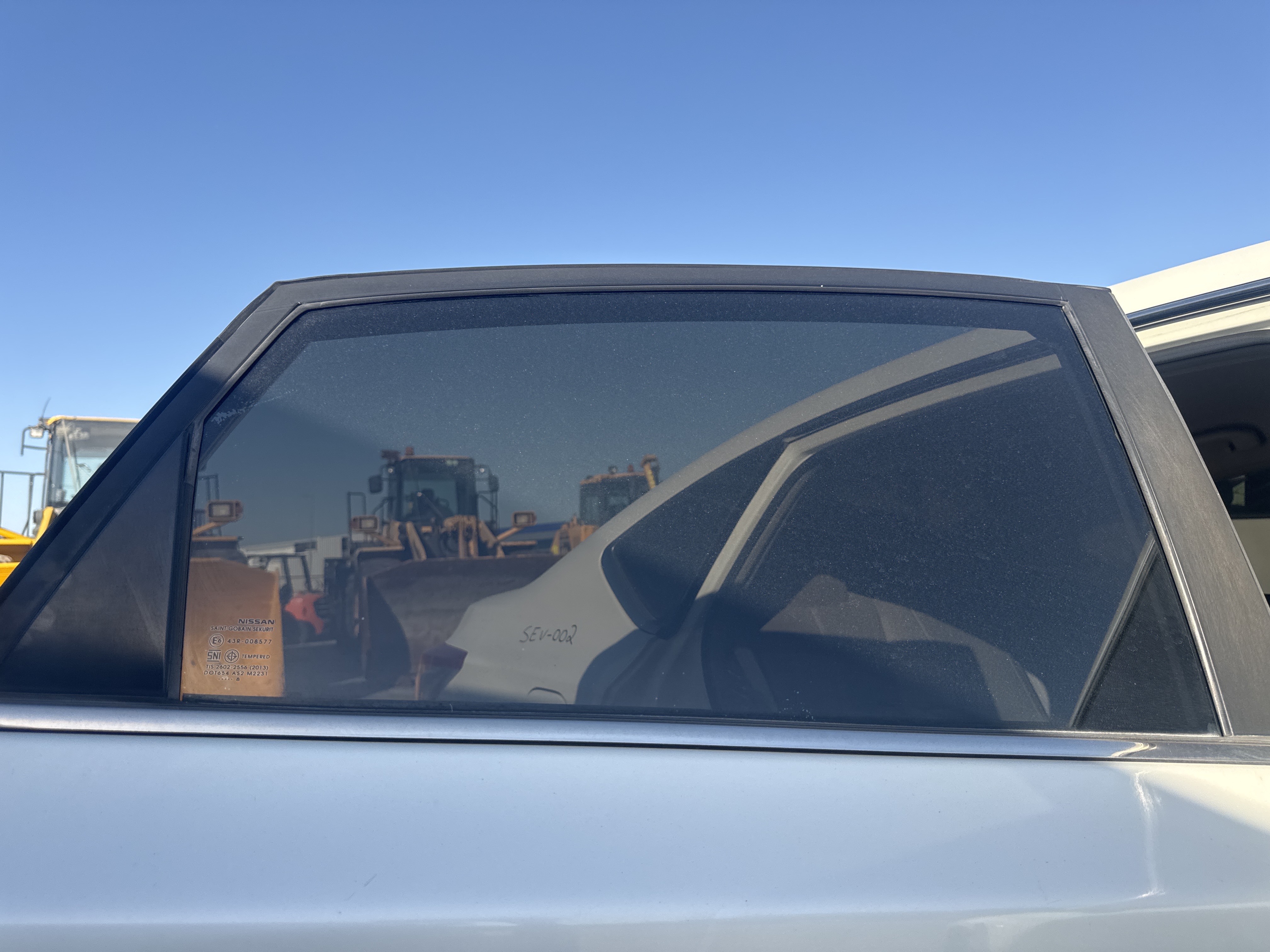 SEV-002-Nissan-Sentra-Sedans-inspection-Exterior-Rear-right-door-glass-1