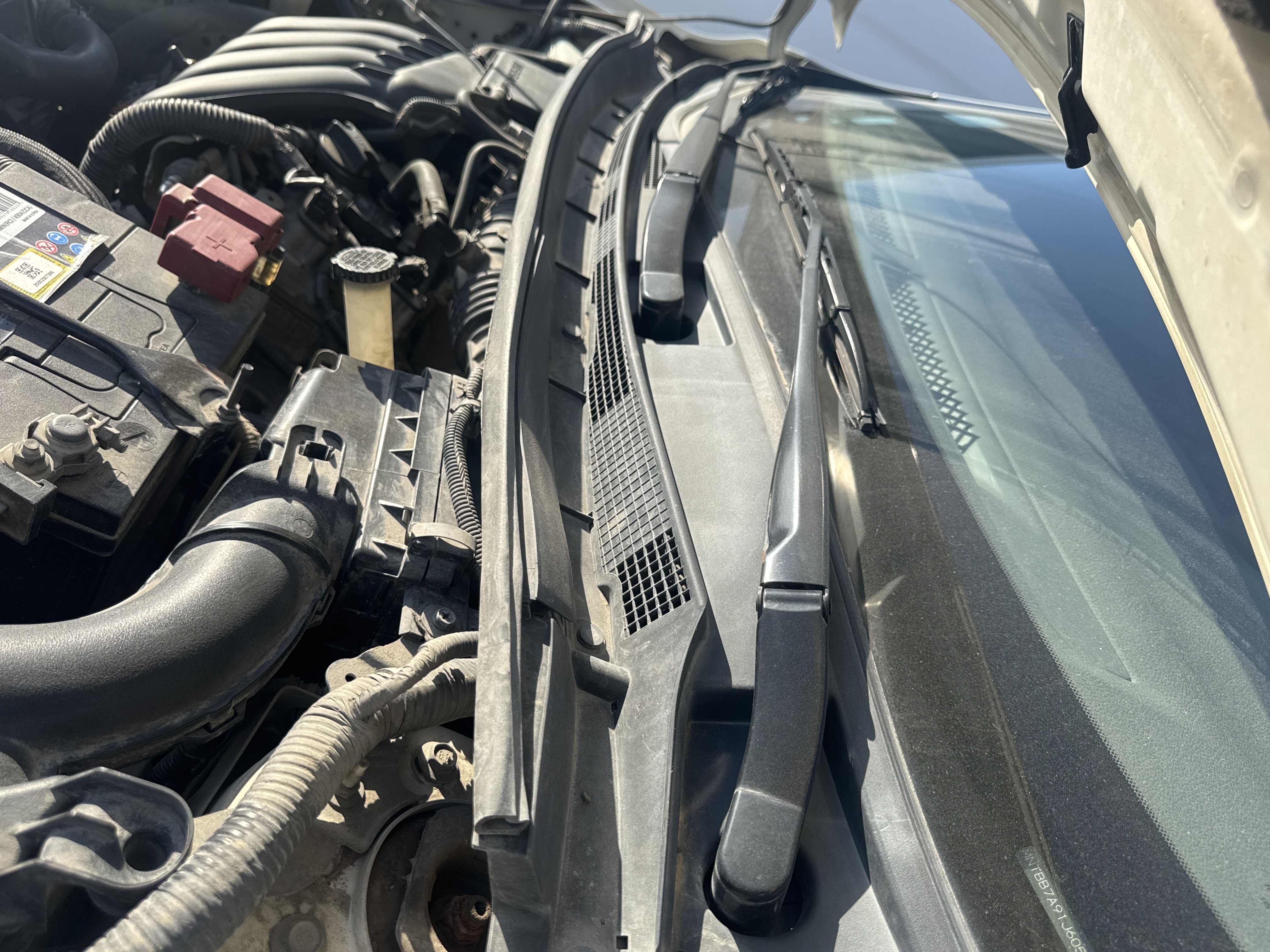 SEV-002-Nissan-Sentra-Sedans-inspection-Exterior-Cowl-top-1