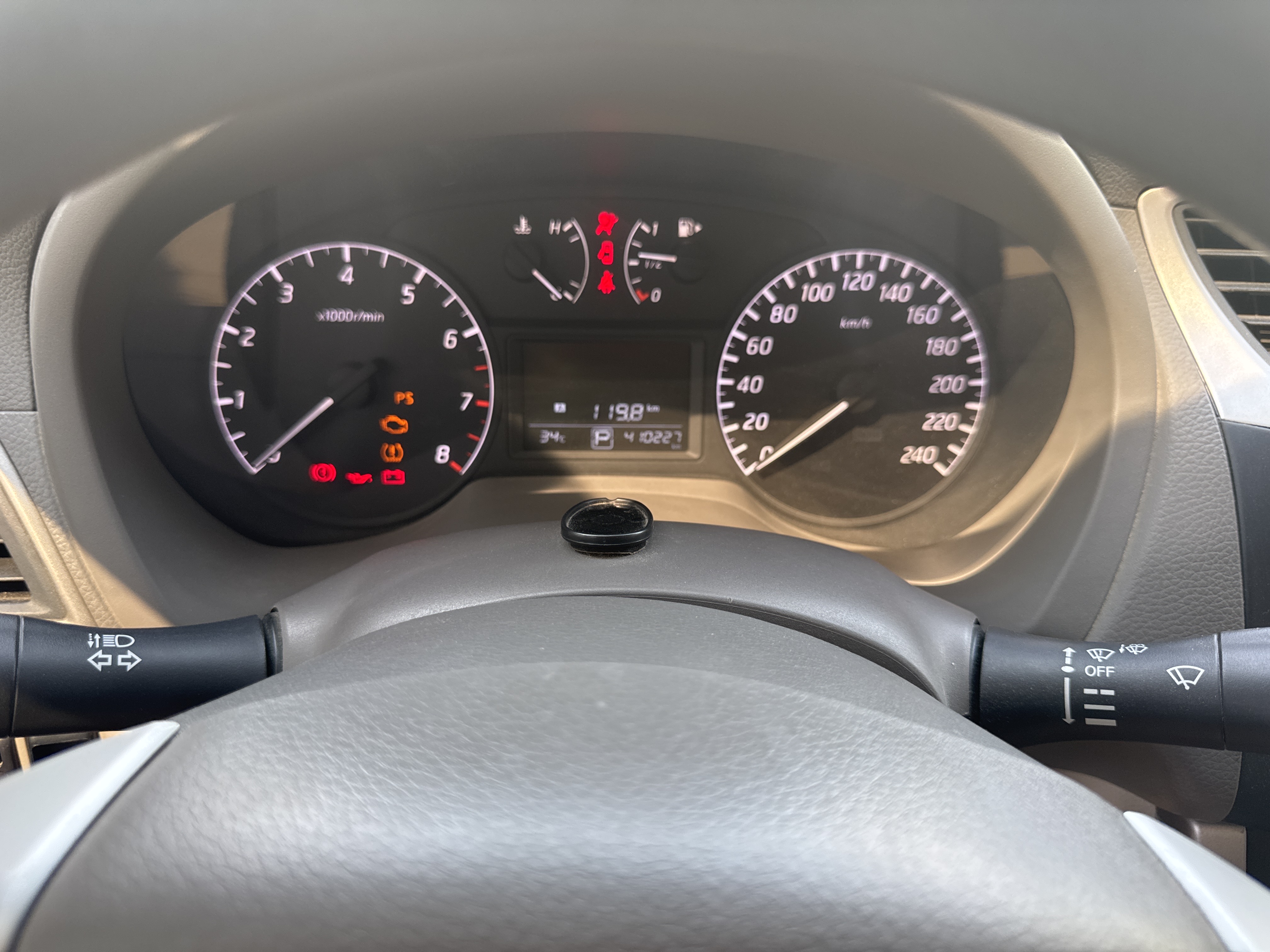 SEV-002-Nissan-Sentra-Sedans-inspection-Interior-Instrument-cluster-1