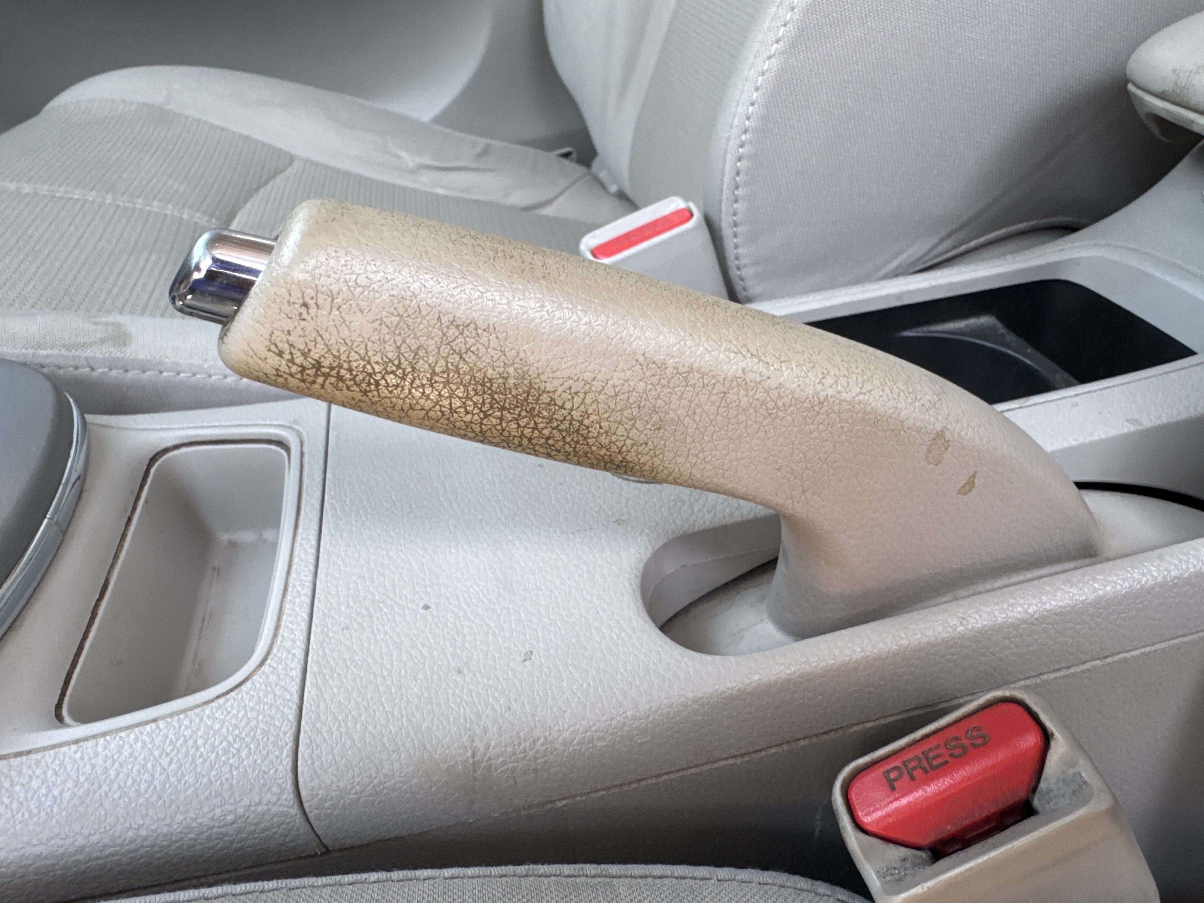 SEV-002-Nissan-Sentra-Sedans-inspection-Interior-Handbrake-1