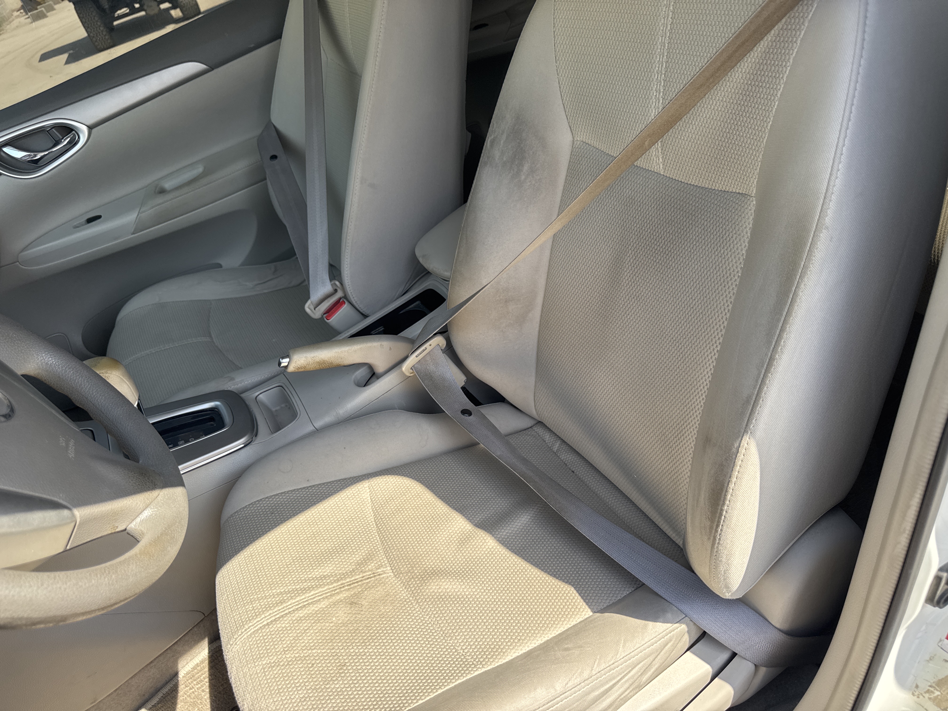 SEV-002-Nissan-Sentra-Sedans-inspection-Interior-Seat-belts-1