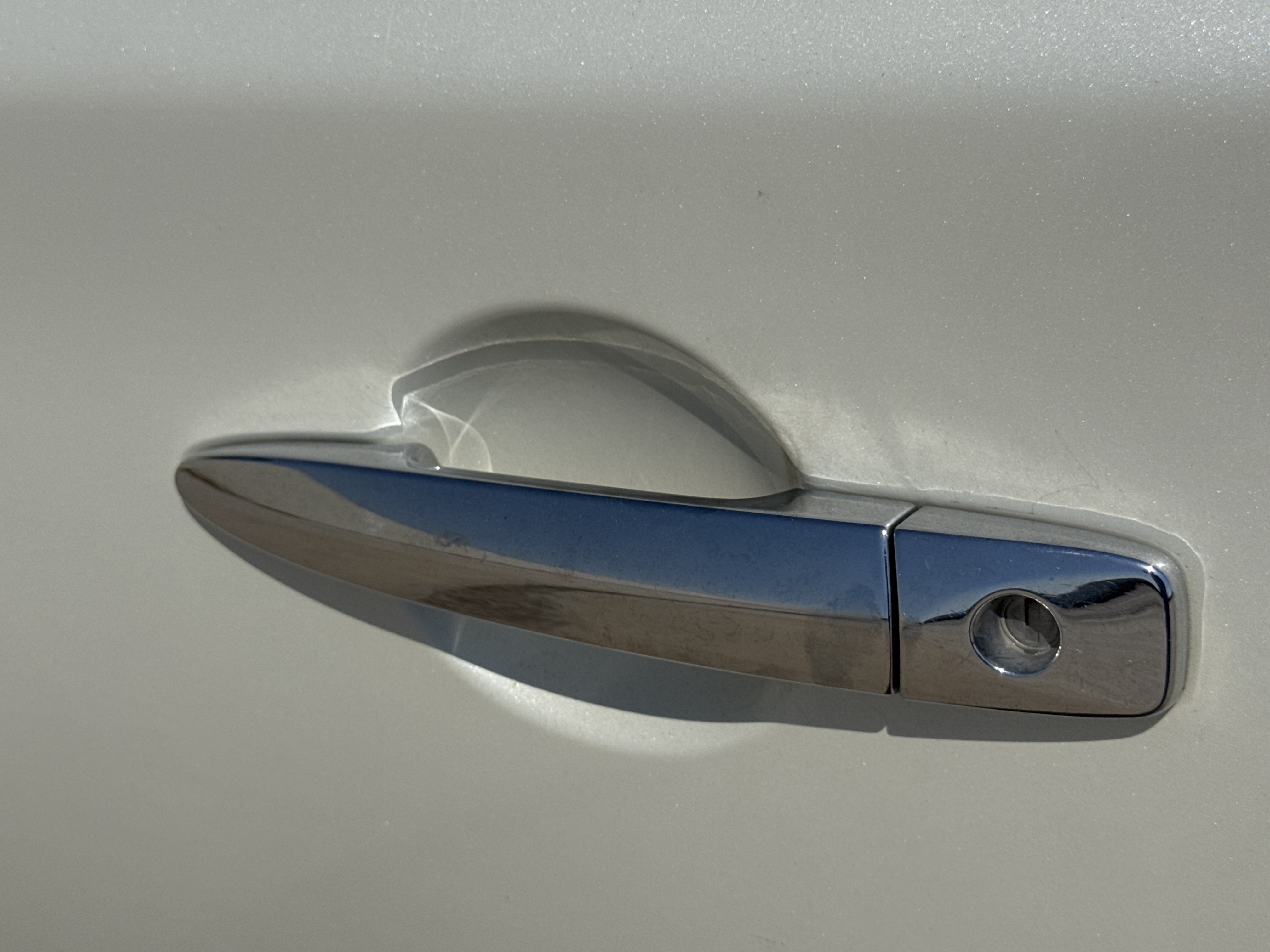 SEV-002-Nissan-Sentra-Sedans-inspection-Interior-Door-handles-1