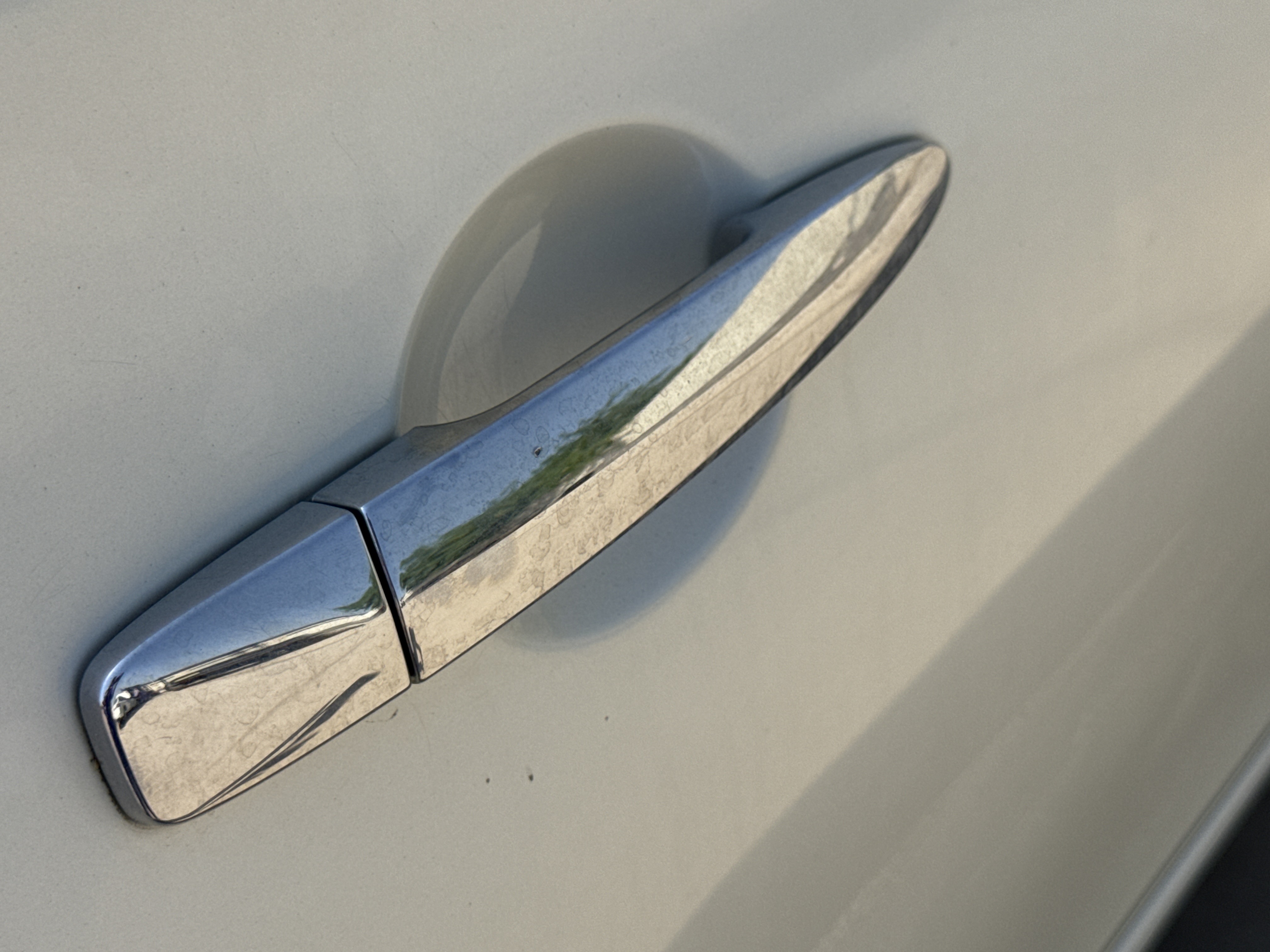 SEV-002-Nissan-Sentra-Sedans-inspection-Interior-Door-handles-1