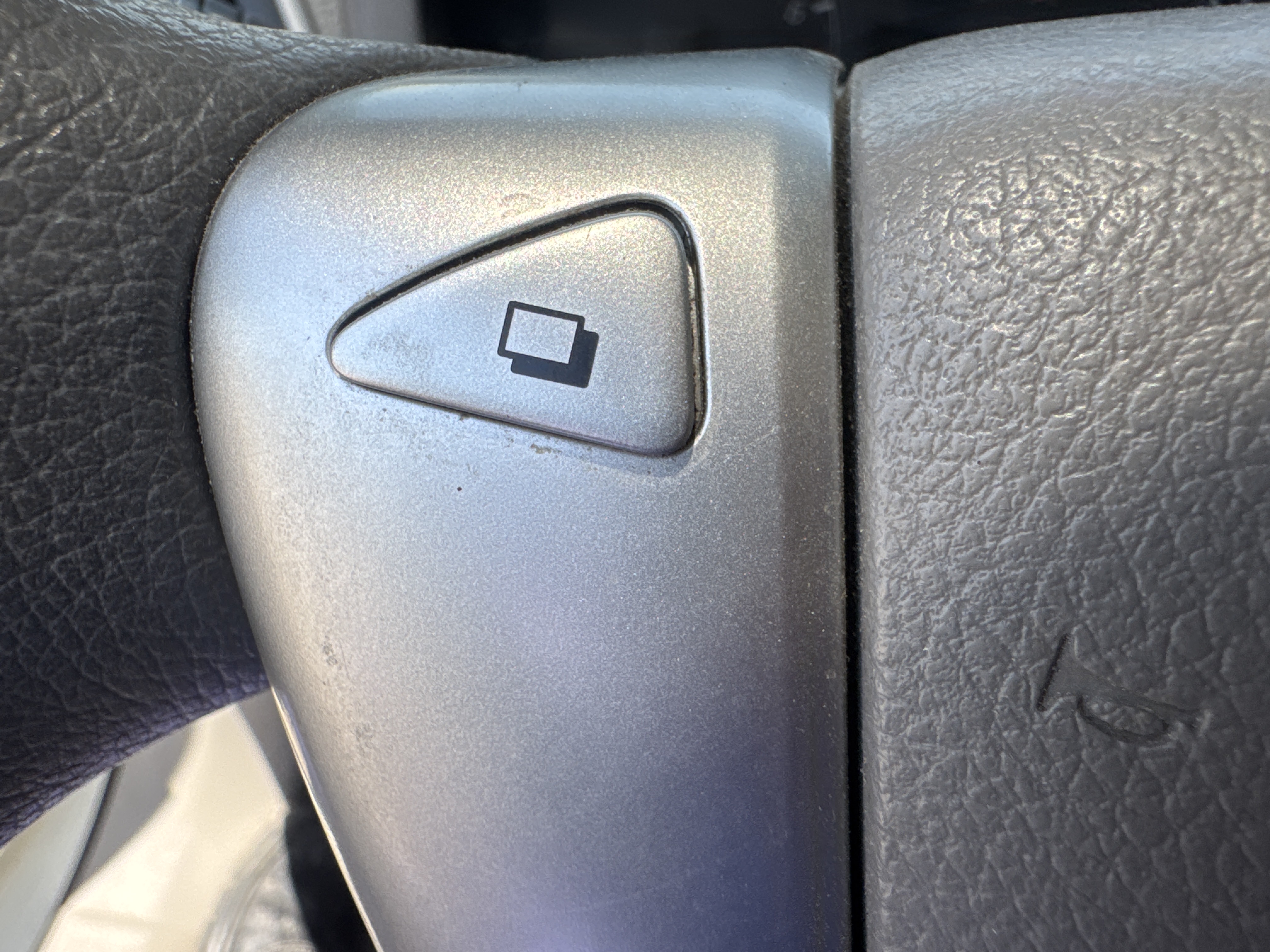 SEV-002-Nissan-Sentra-Sedans-inspection-Electronics-Steering-controls-1