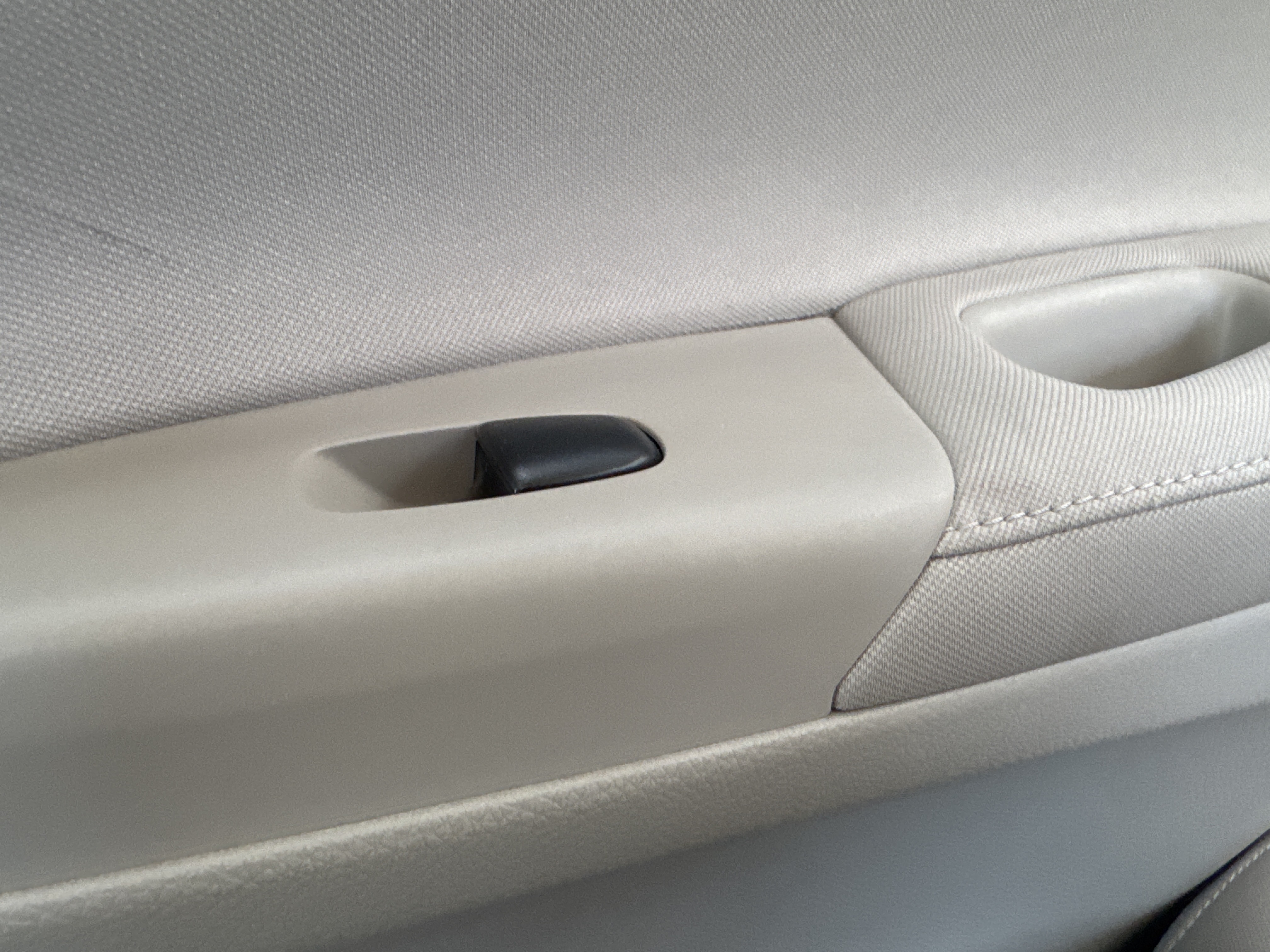 SEV-002-Nissan-Sentra-Sedans-inspection-Electronics-Power-/-Manual-windows-1