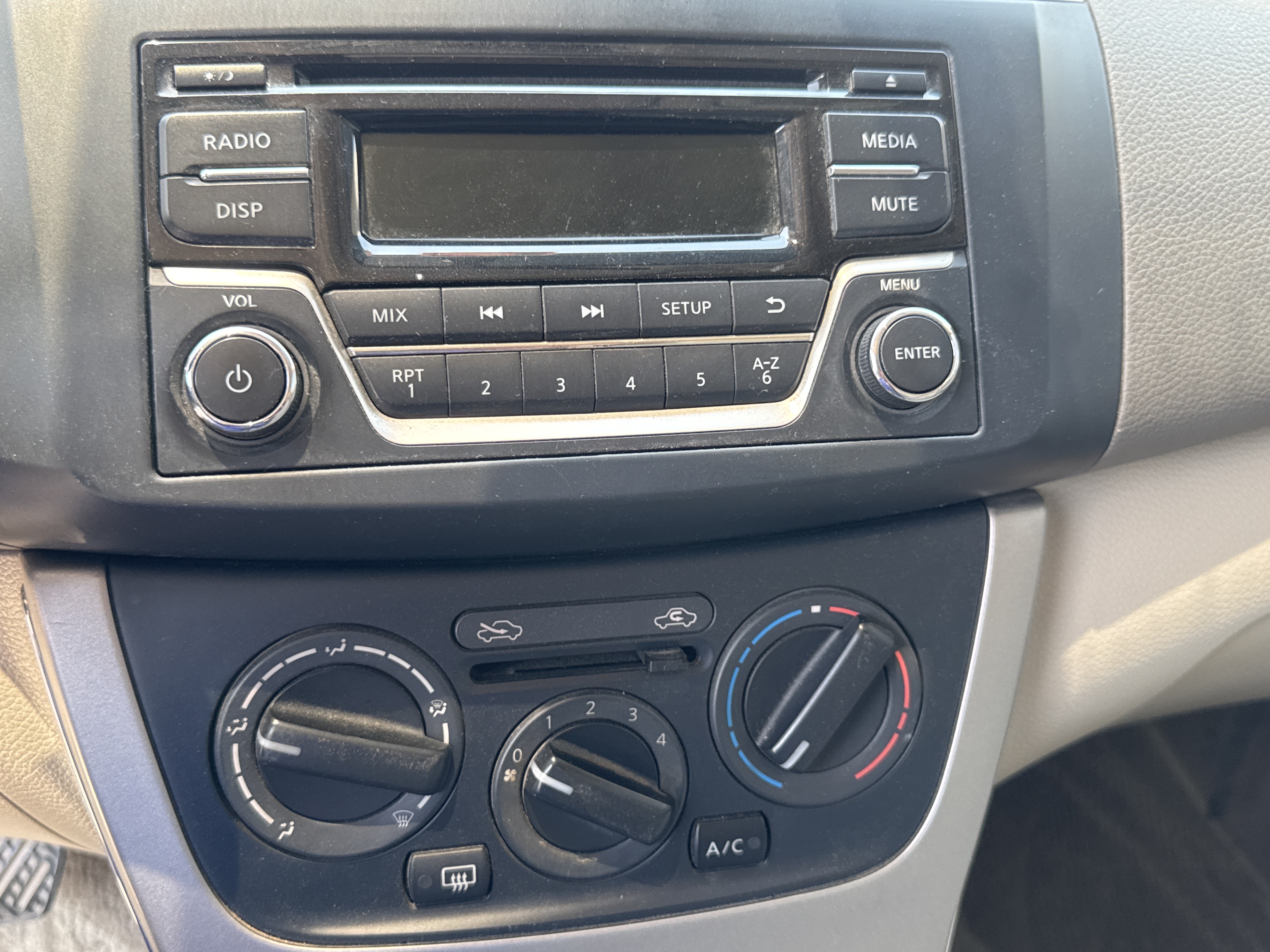 SEV-002-Nissan-Sentra-Sedans-inspection-Electronics-Control-Switches-1