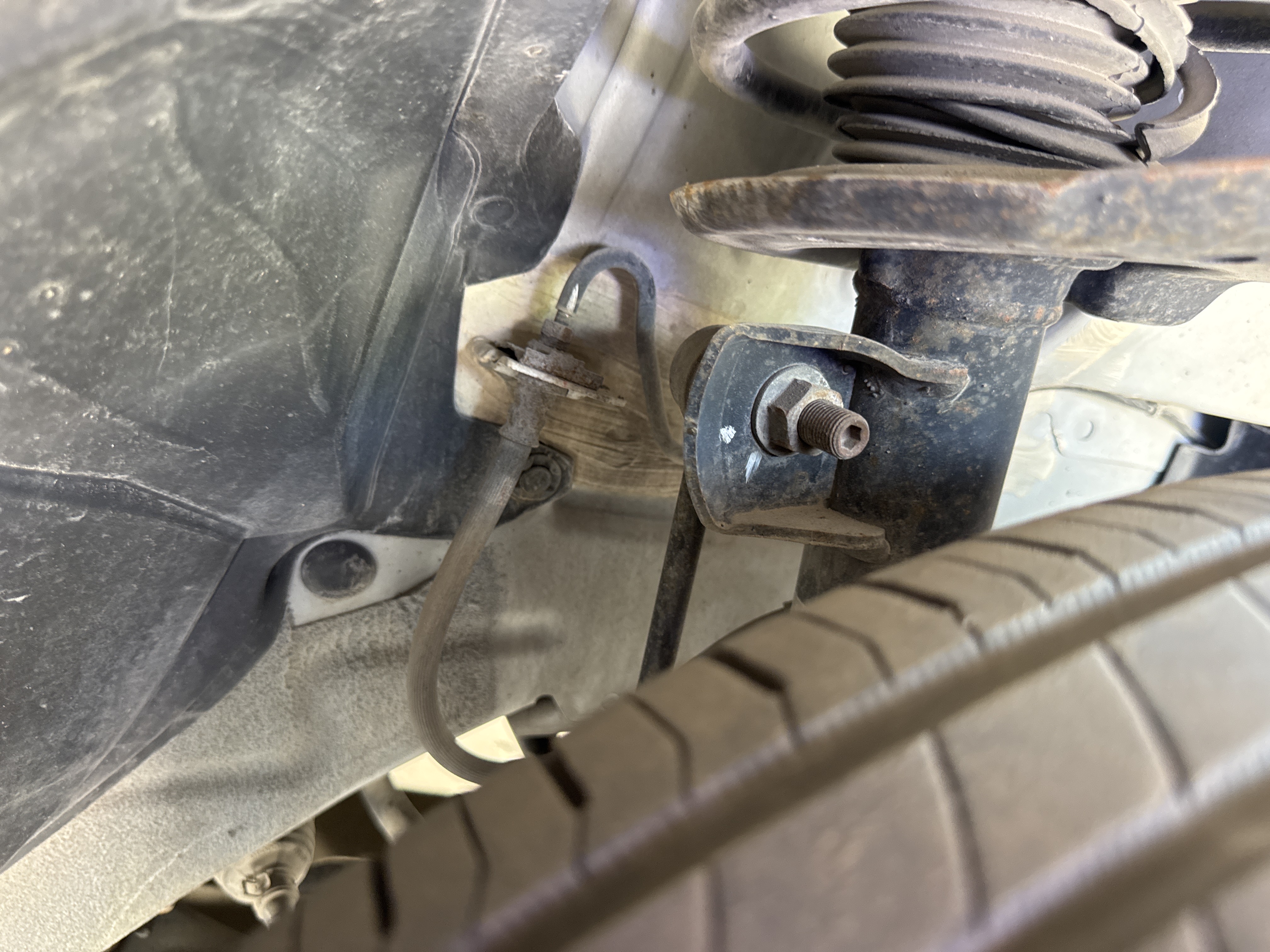 SEV-002-Nissan-Sentra-Sedans-inspection-Chassis-Front-suspension-1