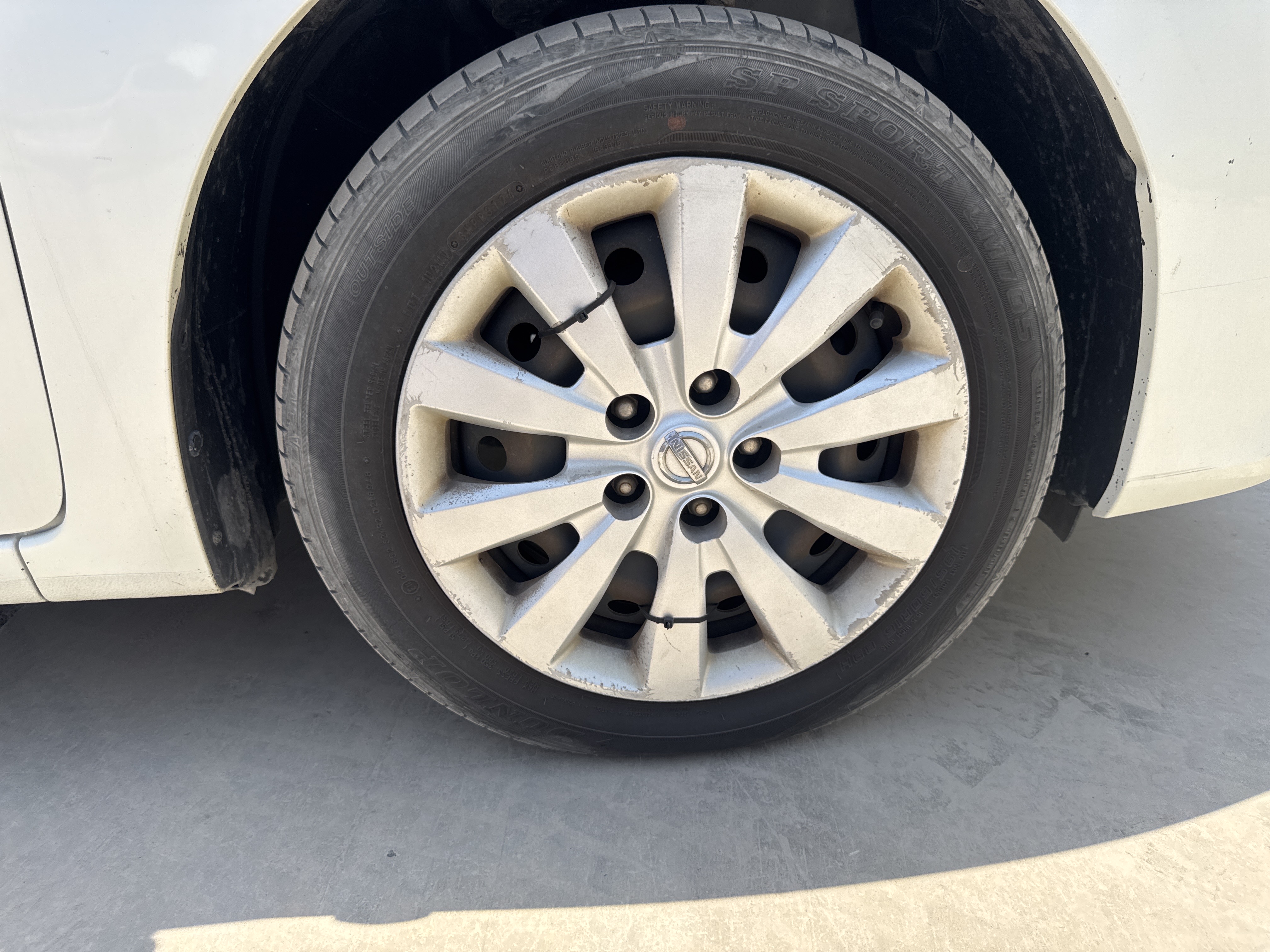 SEV-002-Nissan-Sentra-Sedans-inspection-Chassis-Front-right-alloy-/-Rim-1