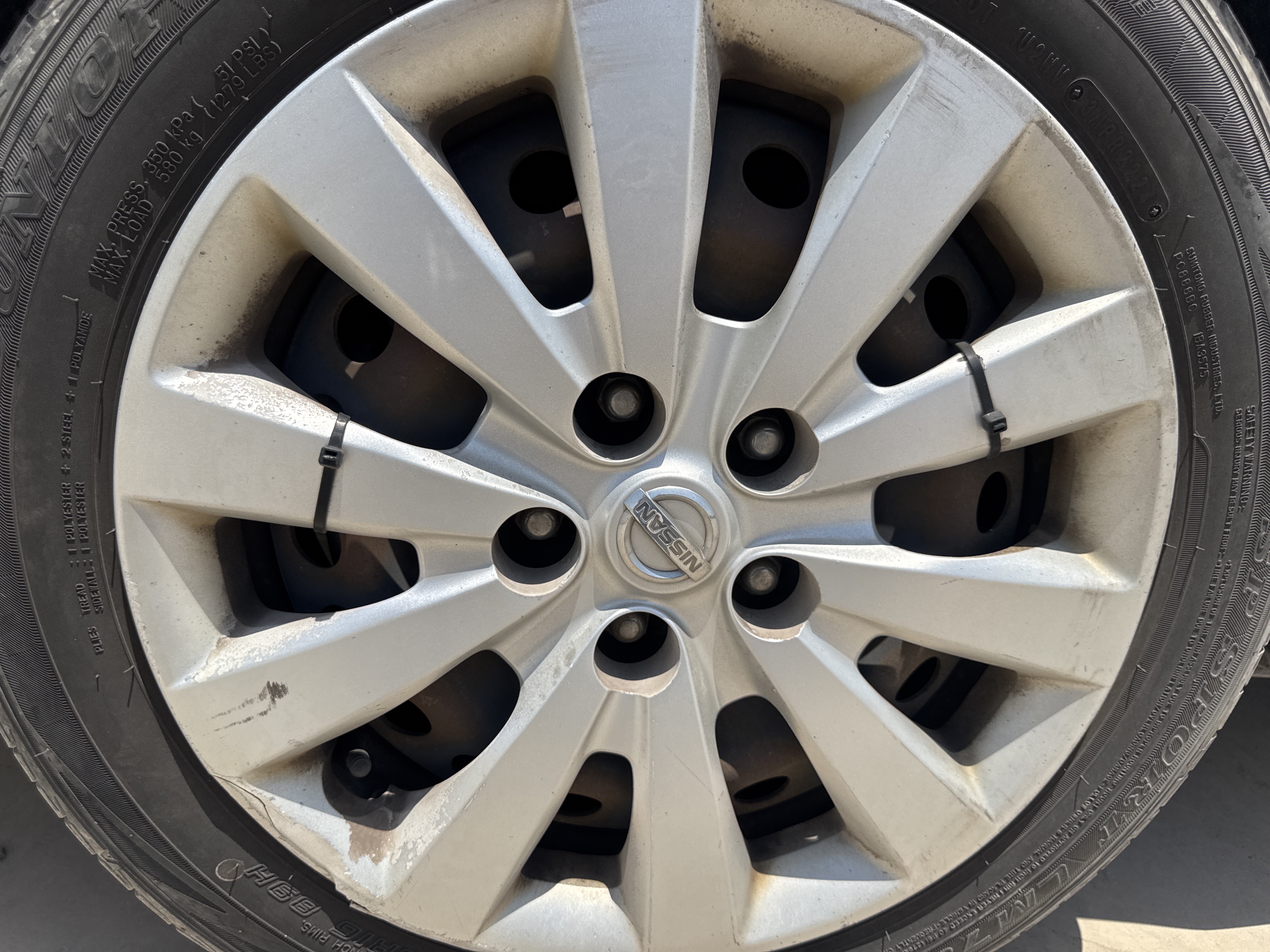 SEV-002-Nissan-Sentra-Sedans-inspection-Chassis-Front-left-alloy-/-Rim-1