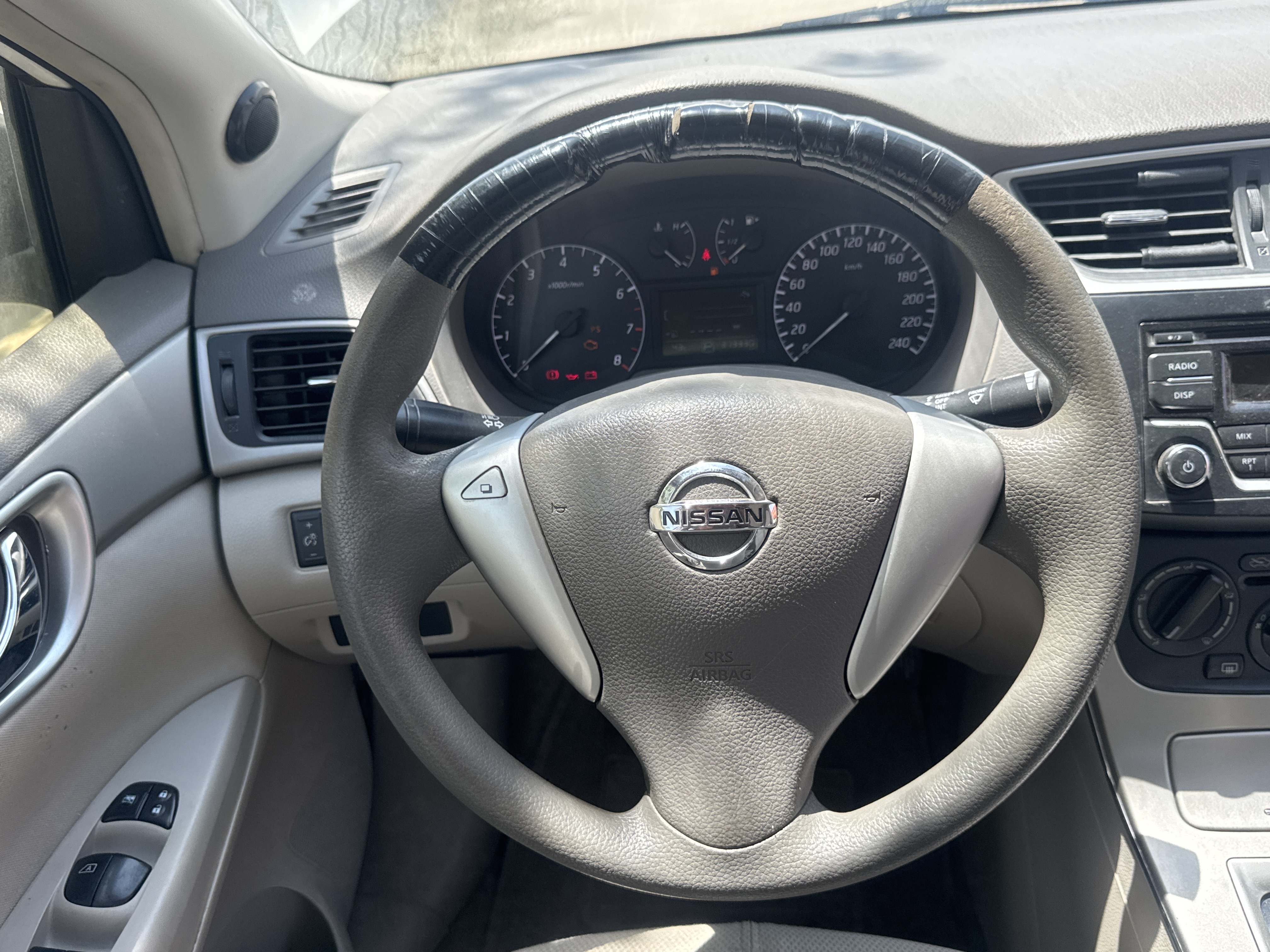 SEV-003-Nissan-Sentra-Sedans-inspection-Interior-Steering-wheel-1