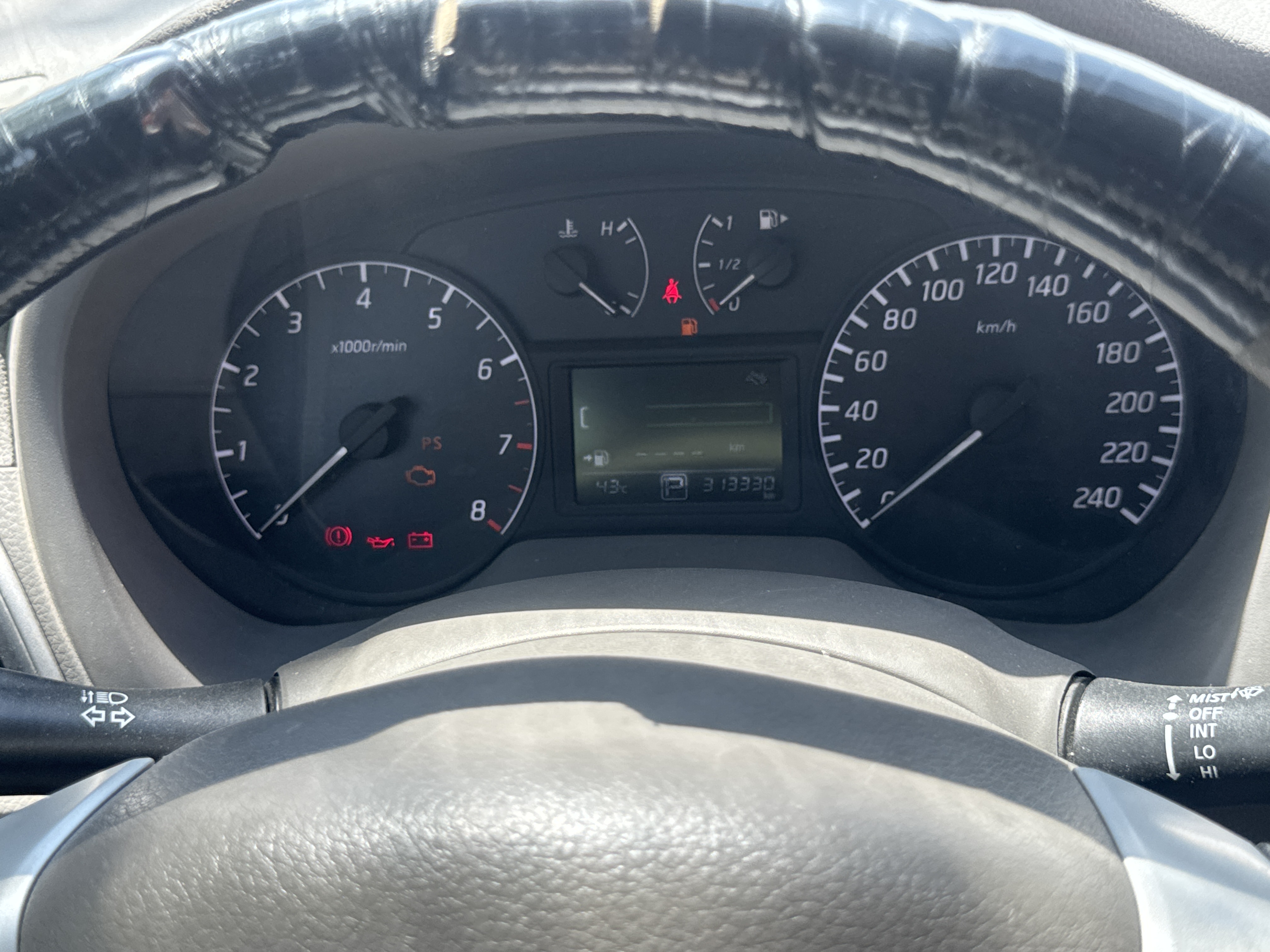 SEV-003-Nissan-Sentra-Sedans-inspection-Interior-Instrument-cluster-1