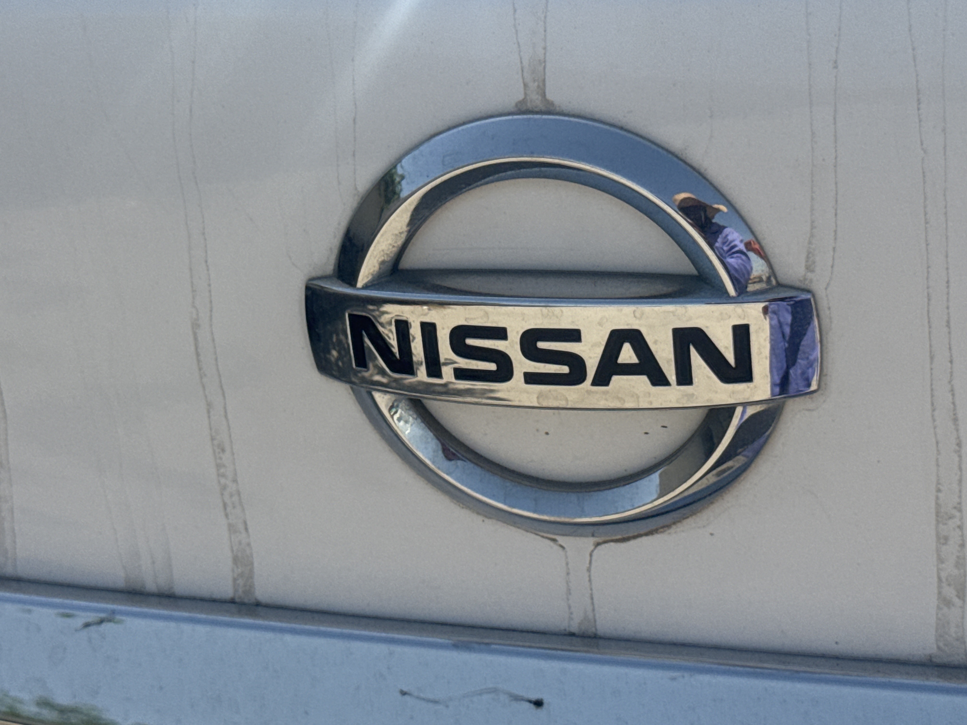 SEV-003-Nissan-Sentra-Sedans-inspection-Exterior-Rear-logo-1