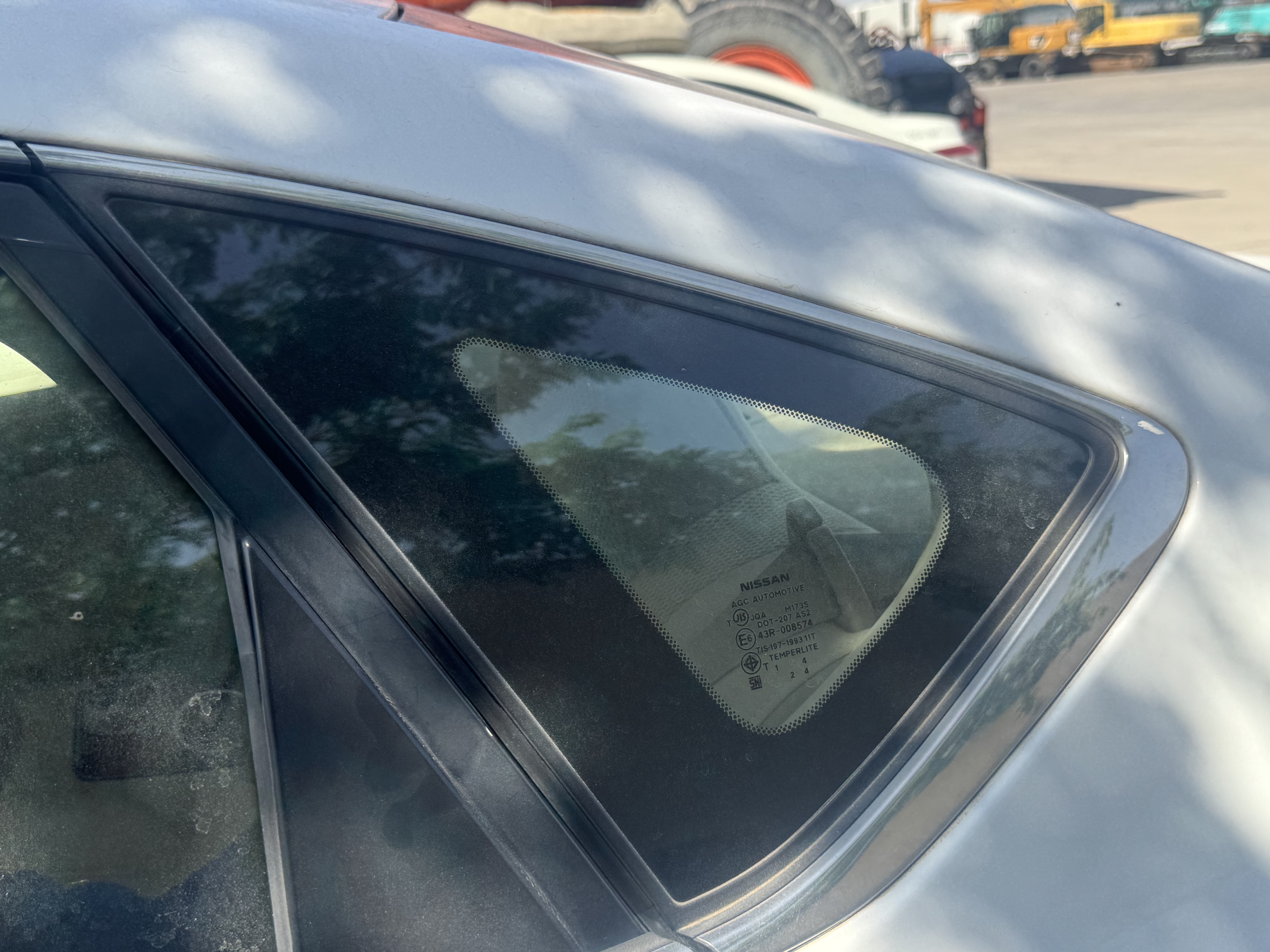 SEV-003-Nissan-Sentra-Sedans-inspection-Exterior-Left-quarter-glass-1
