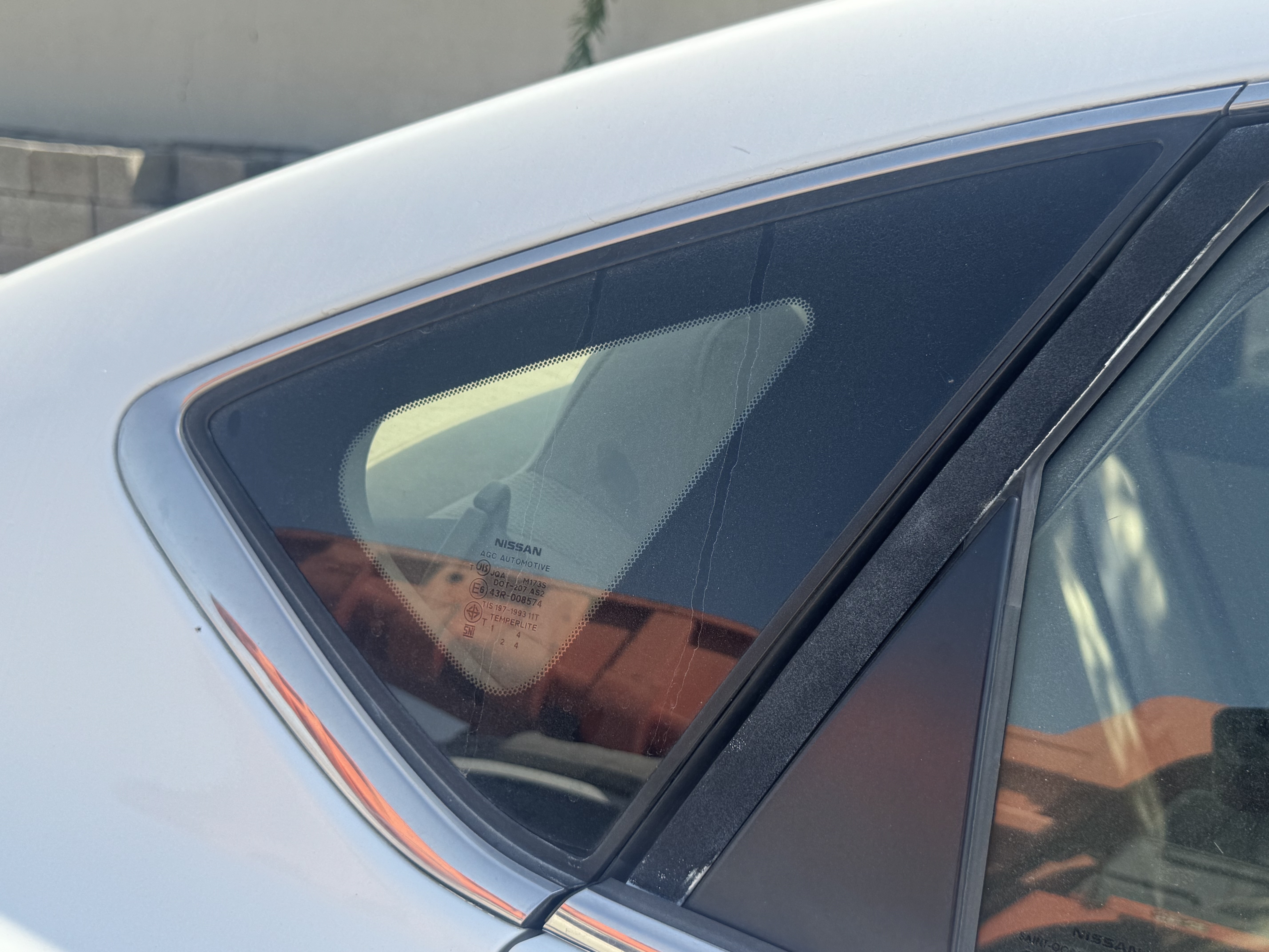 SEV-003-Nissan-Sentra-Sedans-inspection-Exterior-Right-quarter-glass-1
