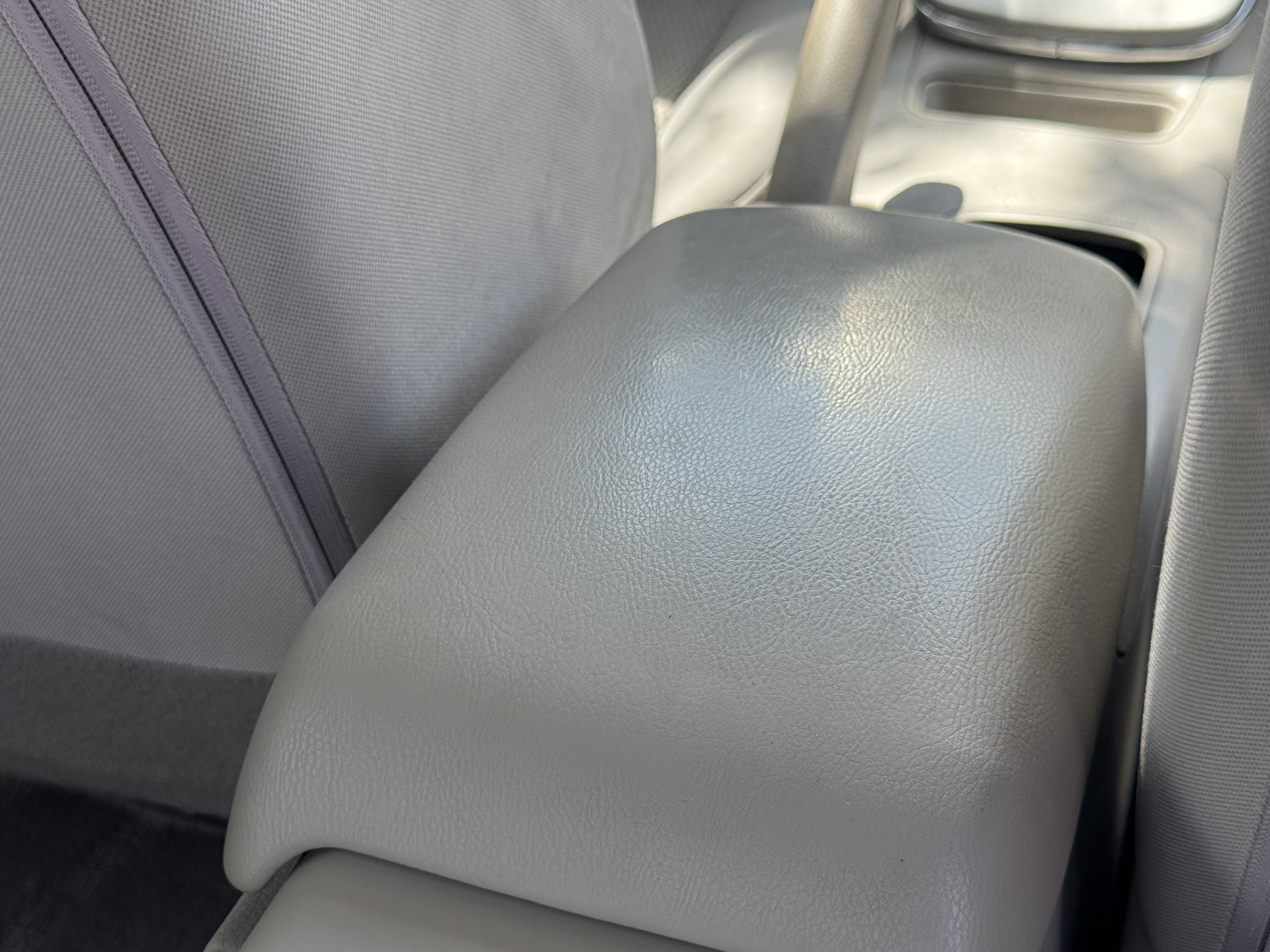 SEV-003-Nissan-Sentra-Sedans-inspection-Interior-Armrest-1