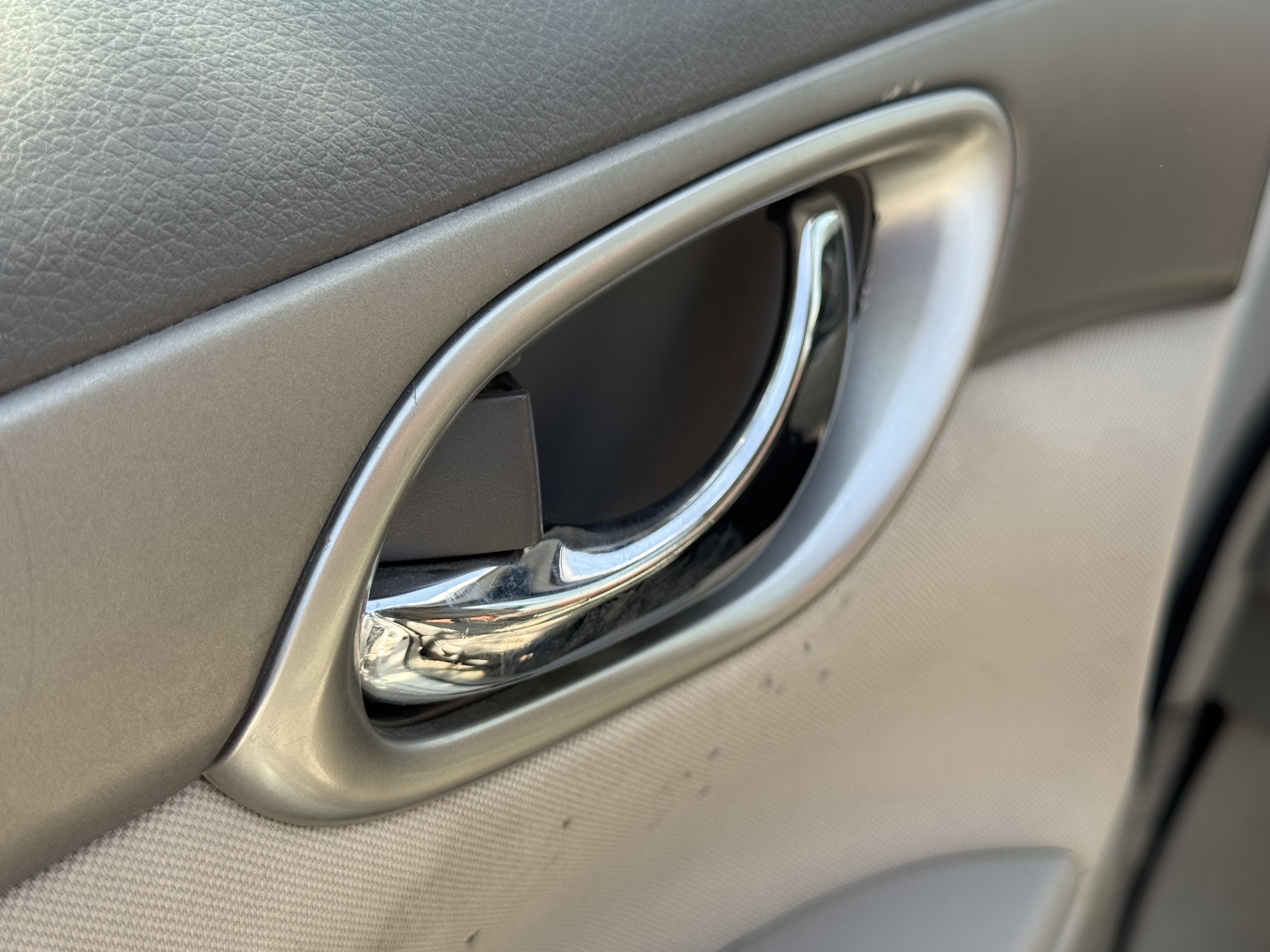 SEV-003-Nissan-Sentra-Sedans-inspection-Interior-Door-handles-1