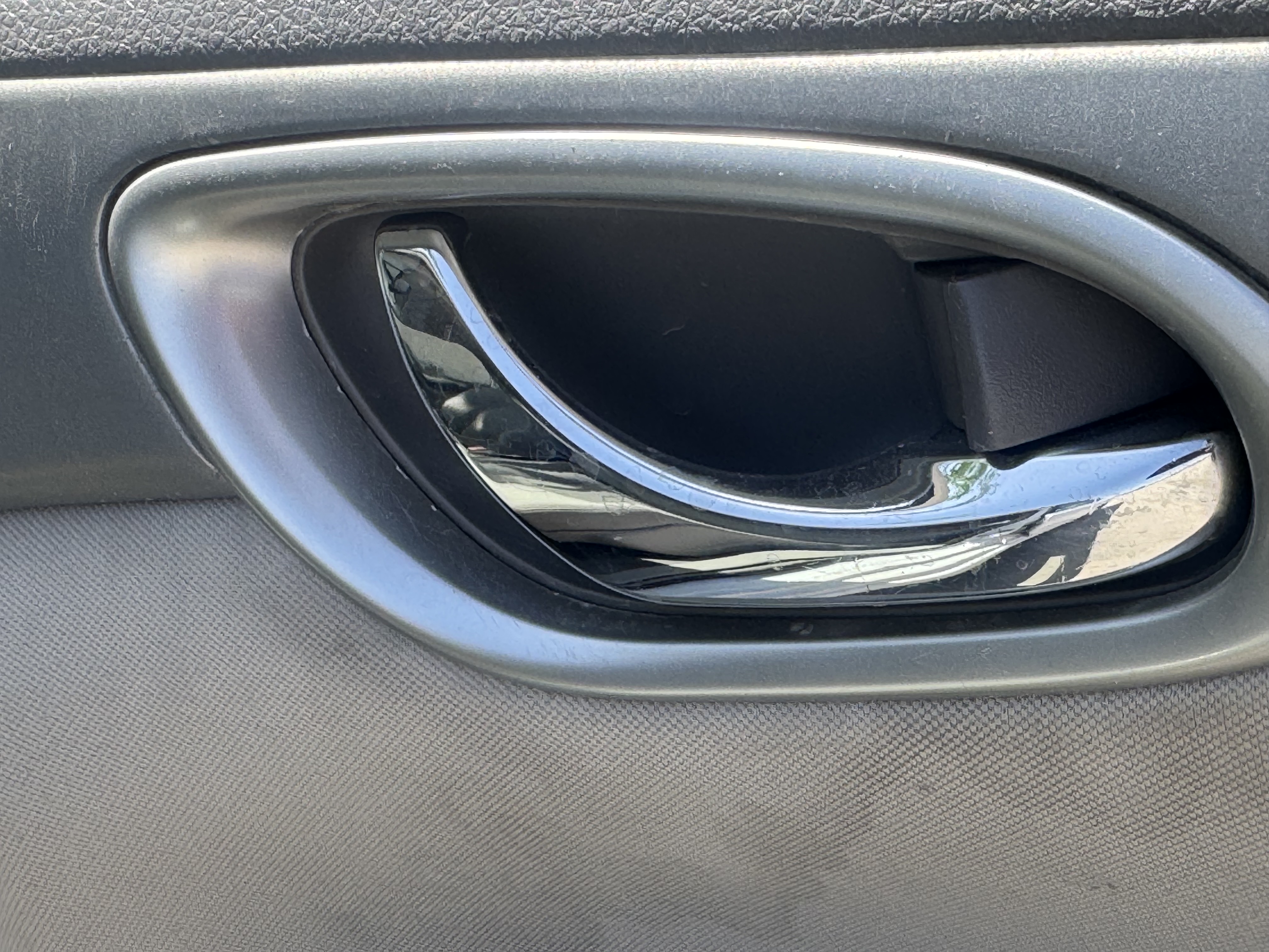 SEV-003-Nissan-Sentra-Sedans-inspection-Interior-Door-handles-1