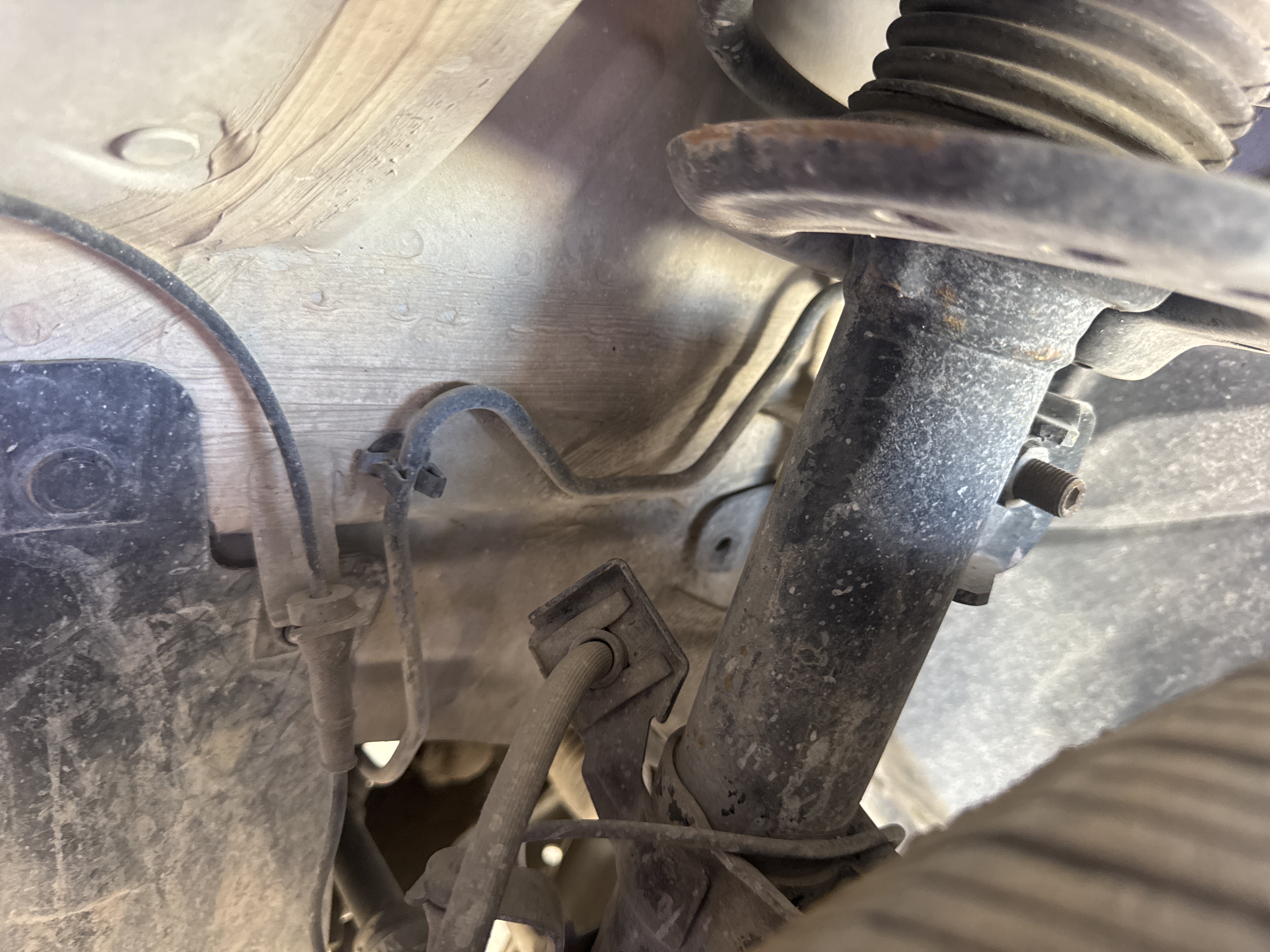 SEV-003-Nissan-Sentra-Sedans-inspection-Chassis-Front-suspension-1