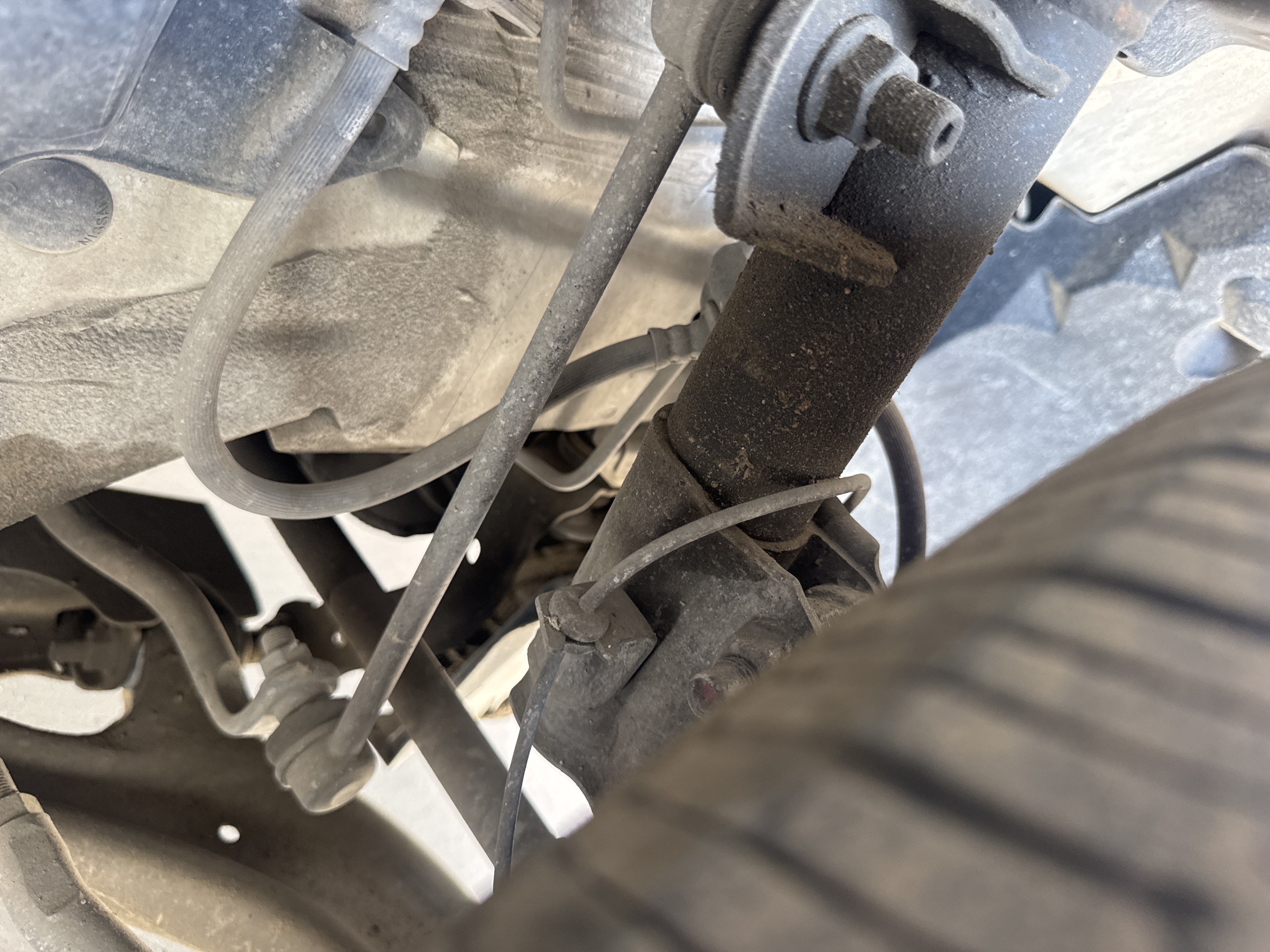 SEV-003-Nissan-Sentra-Sedans-inspection-Chassis-Front-suspension-1