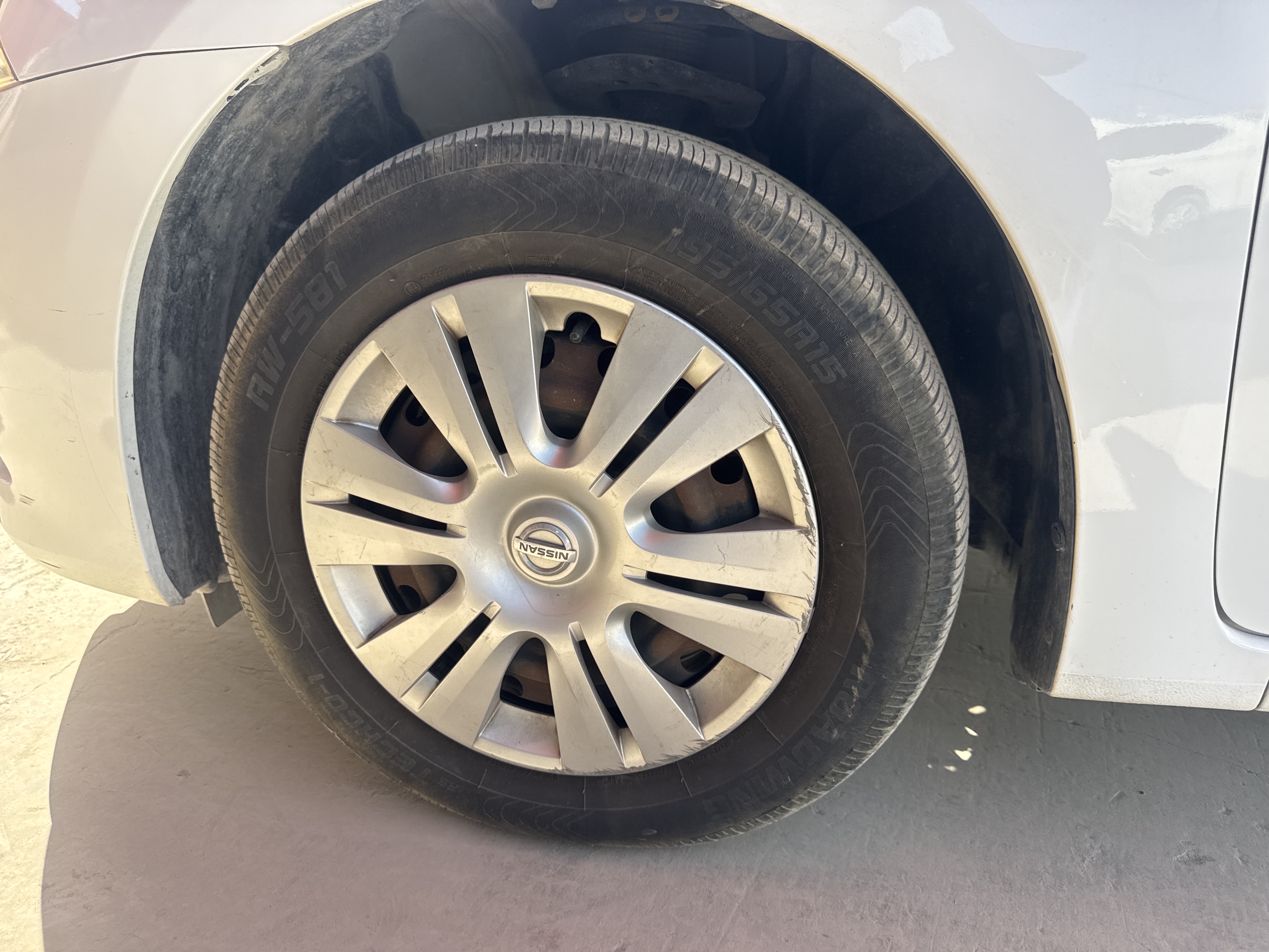 SEV-003-Nissan-Sentra-Sedans-inspection-Chassis-Front-left-alloy-/-Rim-1