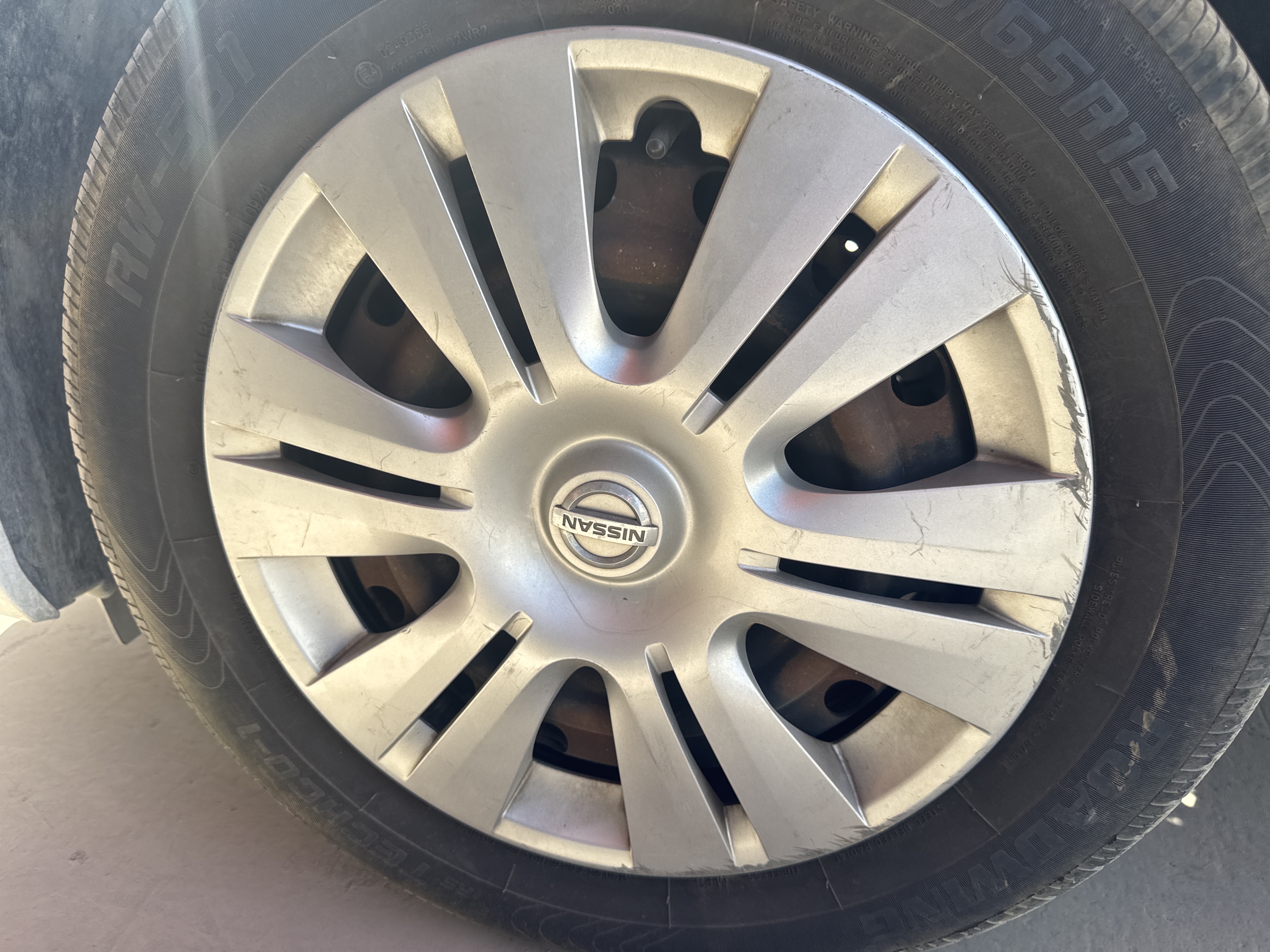 SEV-003-Nissan-Sentra-Sedans-inspection-Chassis-Front-left-alloy-/-Rim-1