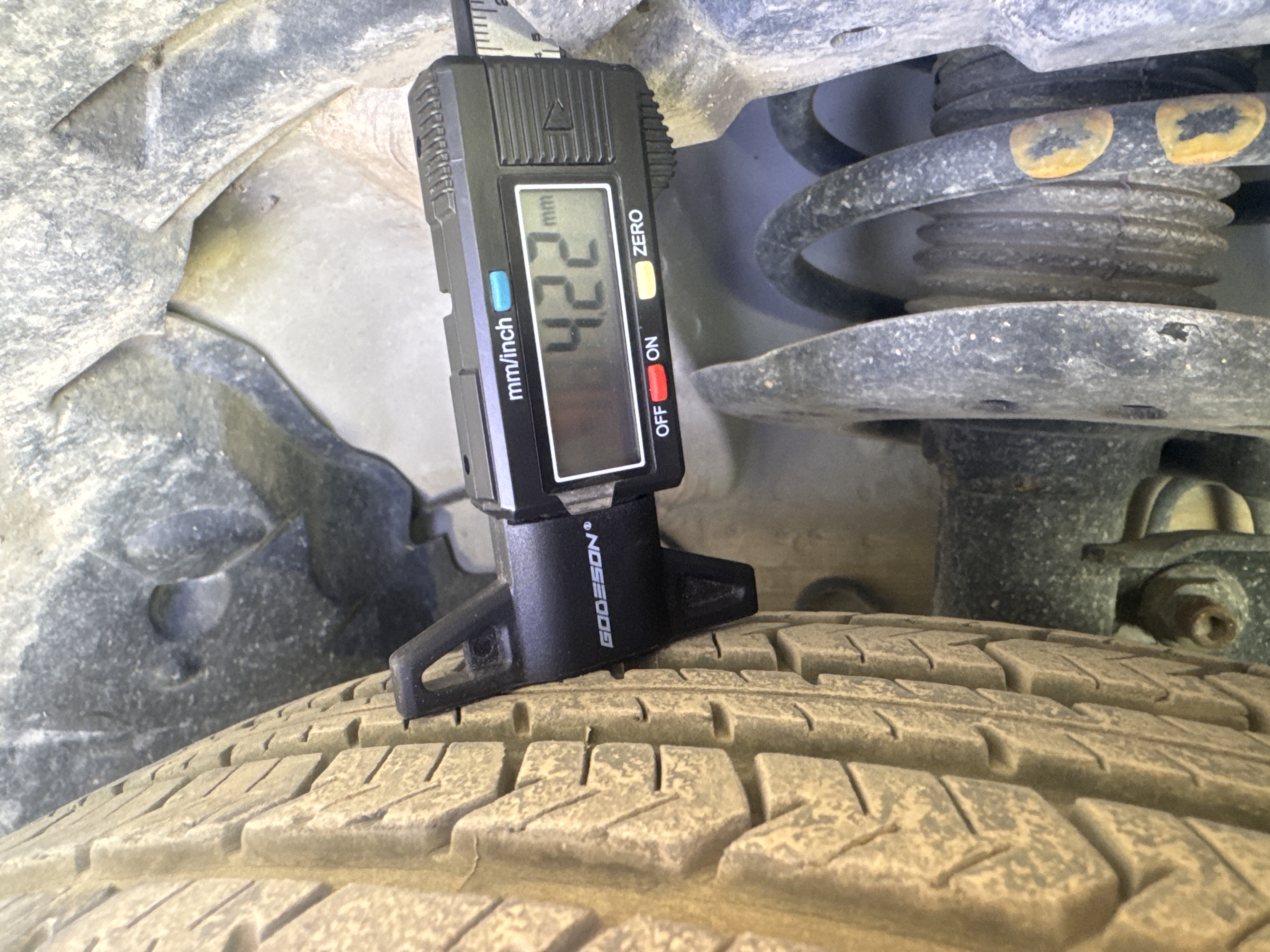 SEV-003-Nissan-Sentra-Sedans-inspection-Chassis-Left-front-tire---tread-depth-1