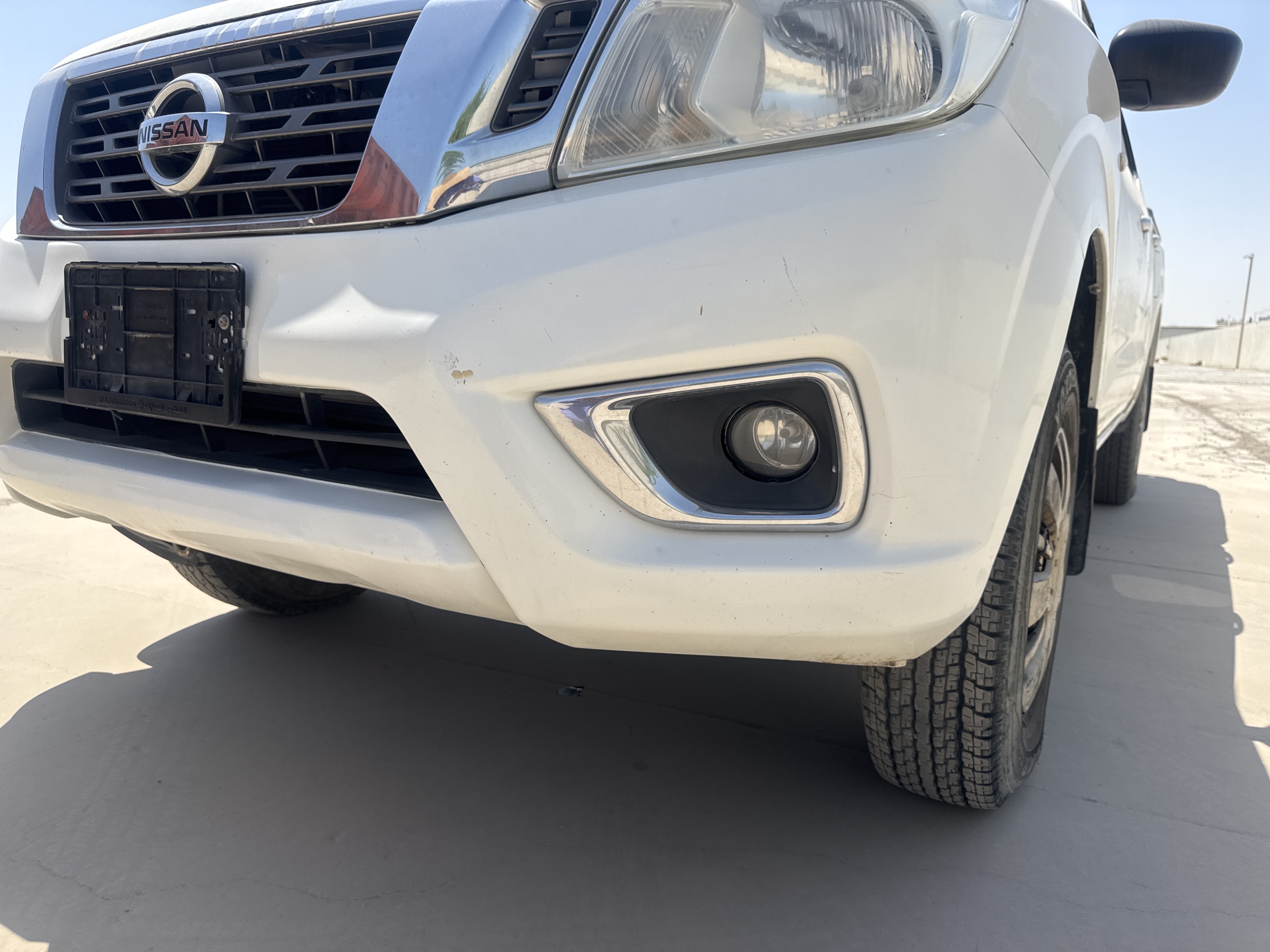 PUV-001-Nissan-Navara-4WD-Pickups-inspection-Exterior-Front-grille-and-bumper-1