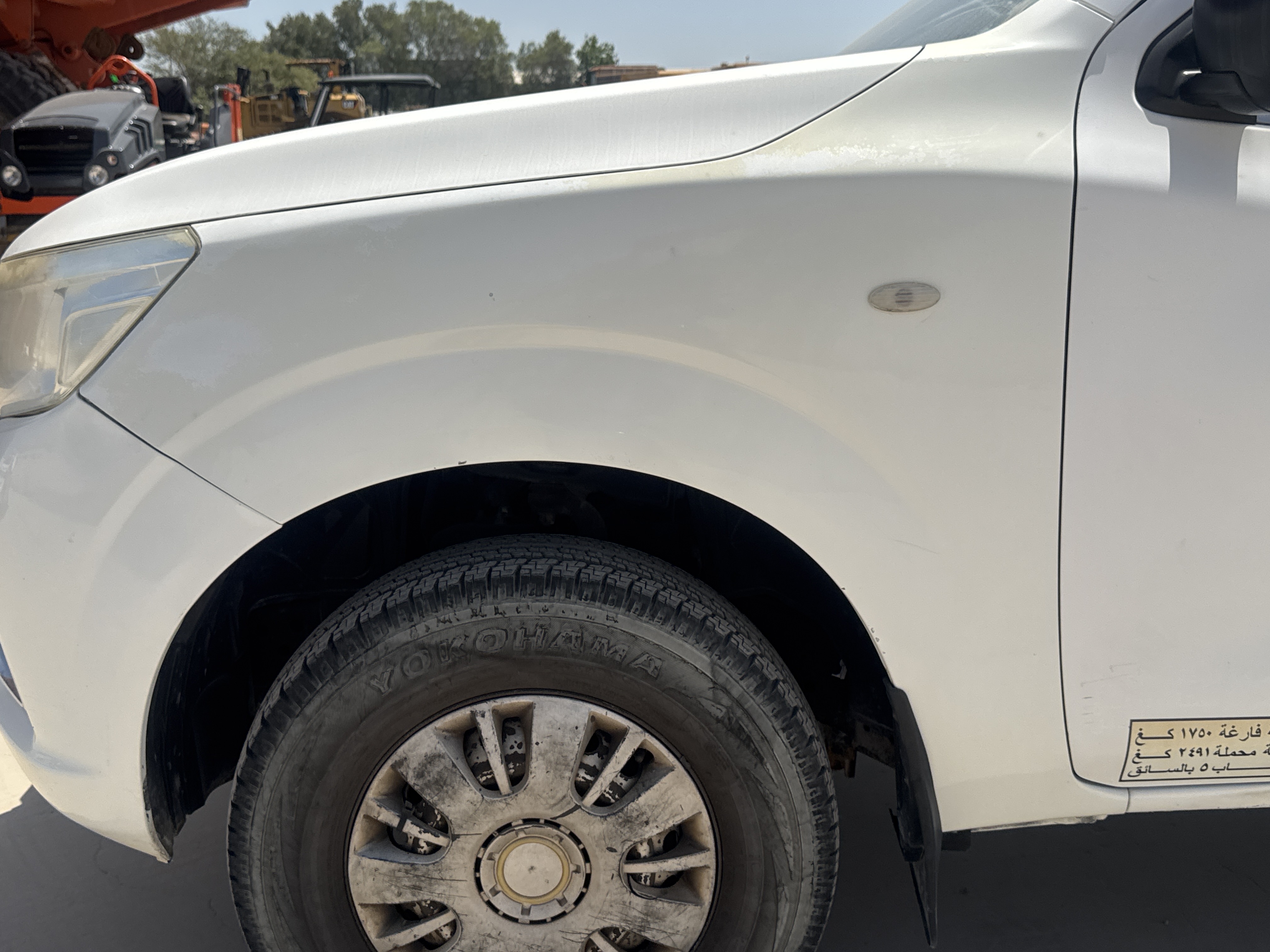 PUV-001-Nissan-Navara-4WD-Pickups-inspection-Exterior-Front-left-fender-1