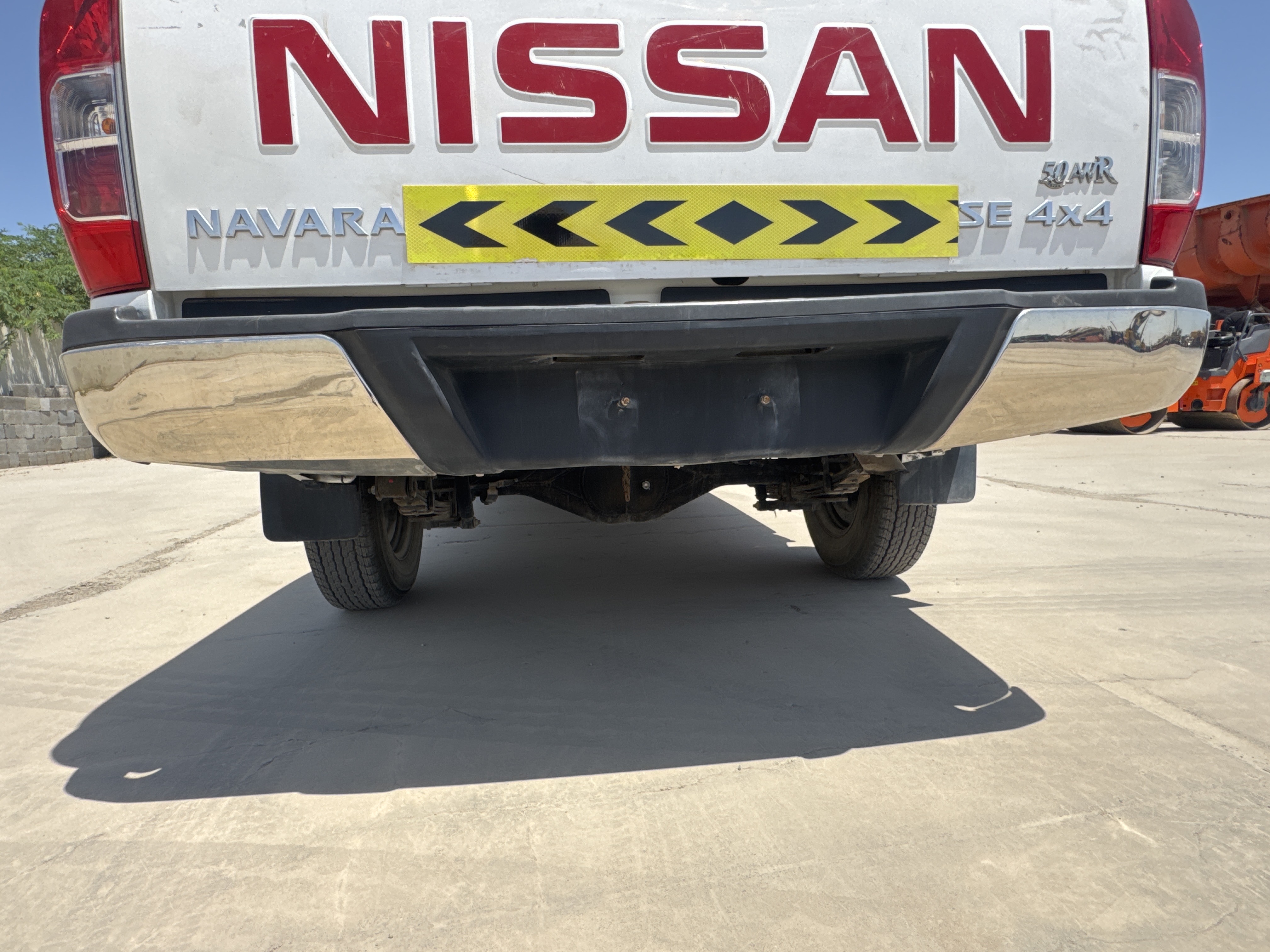 PUV-001-Nissan-Navara-4WD-Pickups-inspection-Exterior-Rear-bumper-1