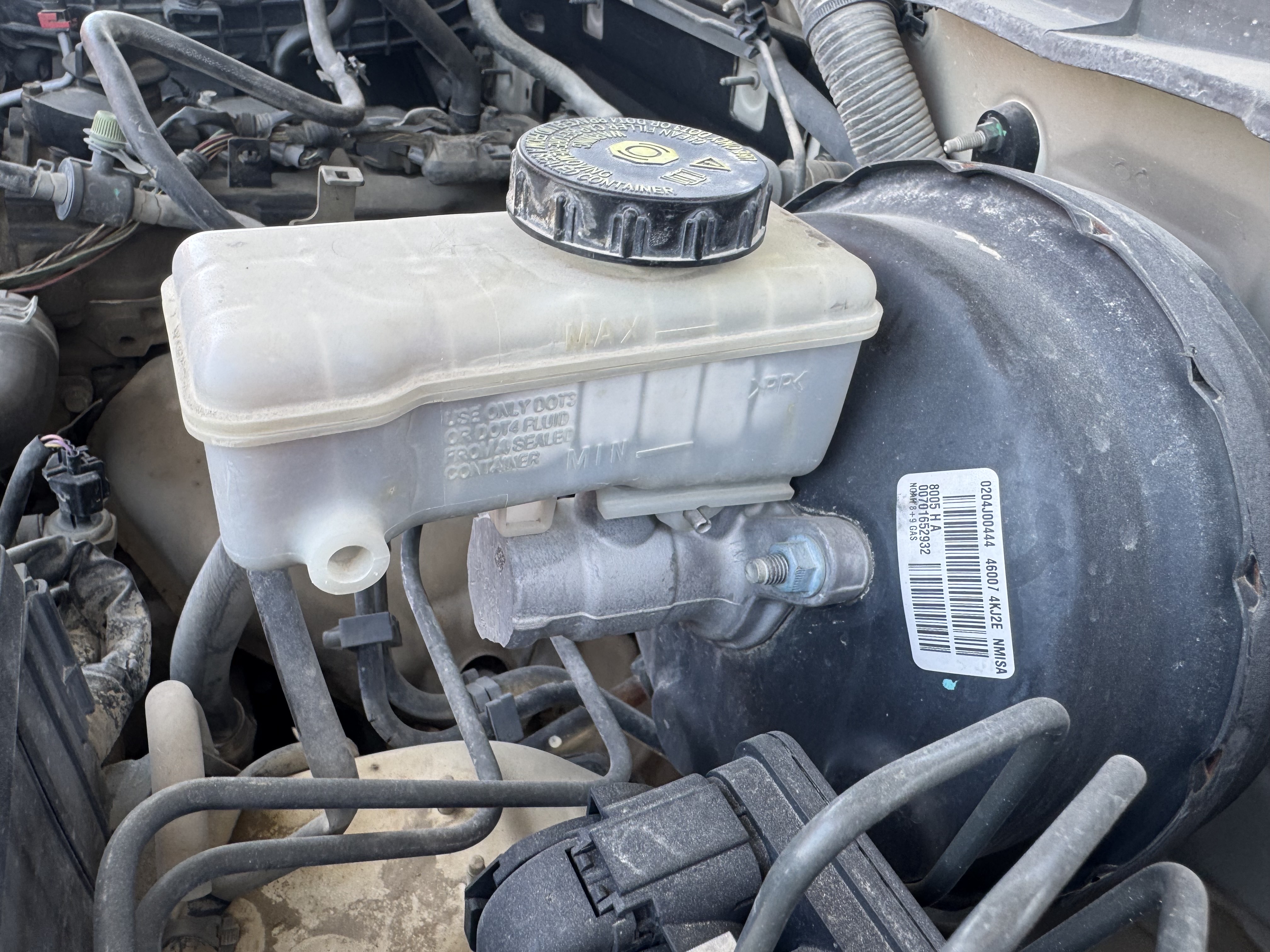 PUV-001-Nissan-Navara-4WD-Pickups-inspection-Engine-Brake-fuid-1