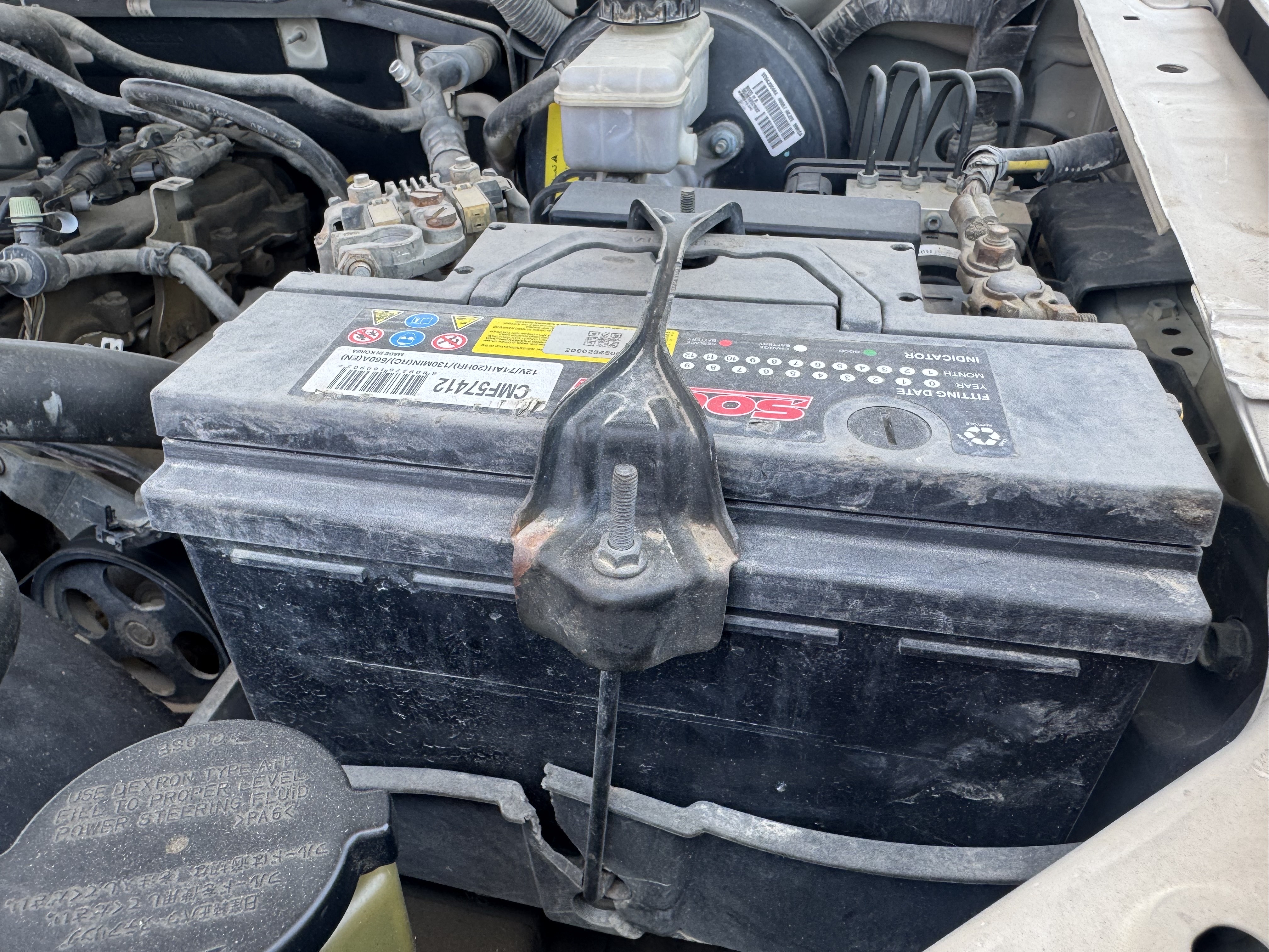 PUV-001-Nissan-Navara-4WD-Pickups-inspection-Engine-Battery-1