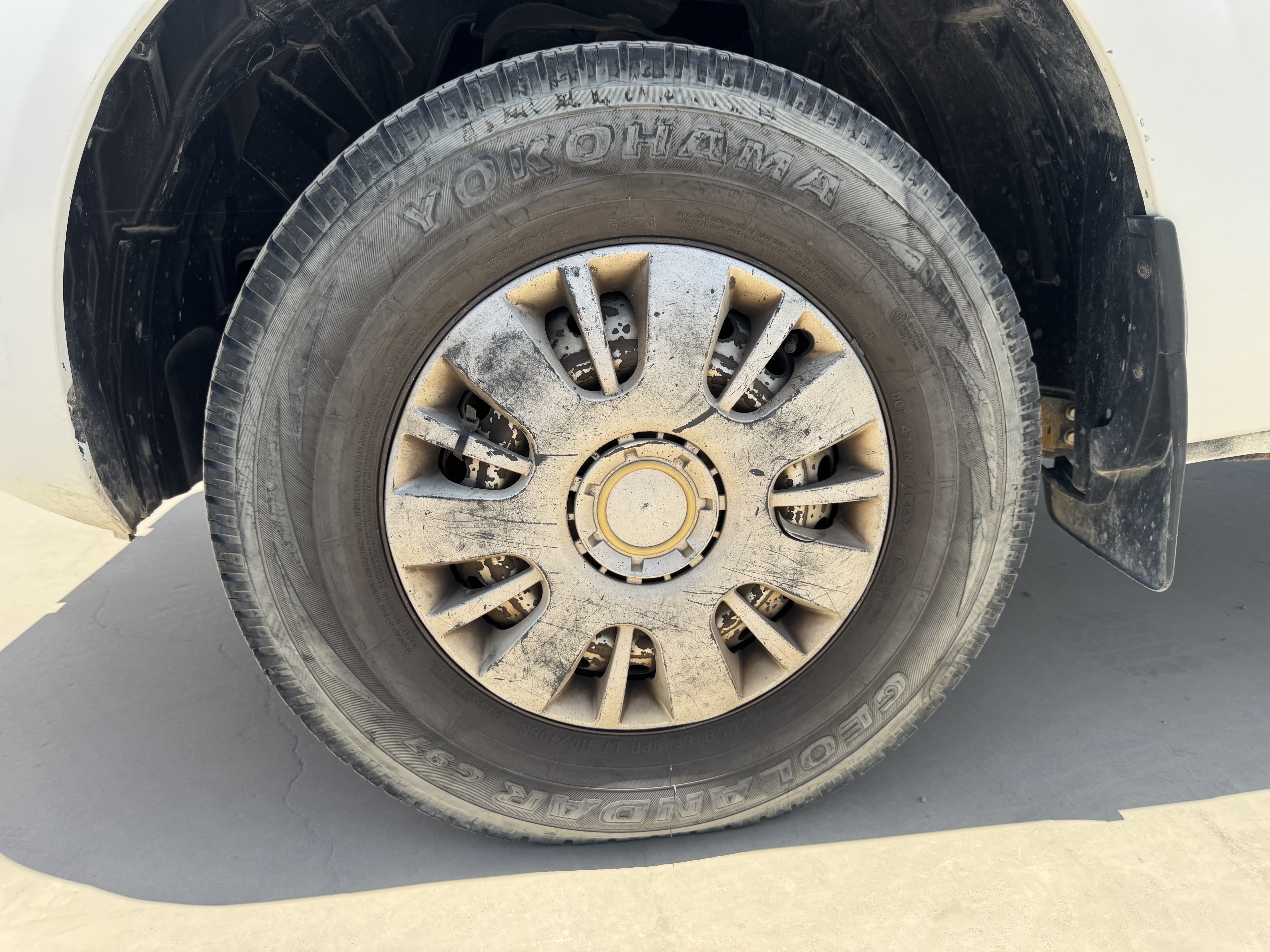 PUV-001-Nissan-Navara-4WD-Pickups-inspection-Chassis-Front-right-alloy-/-Rim-1