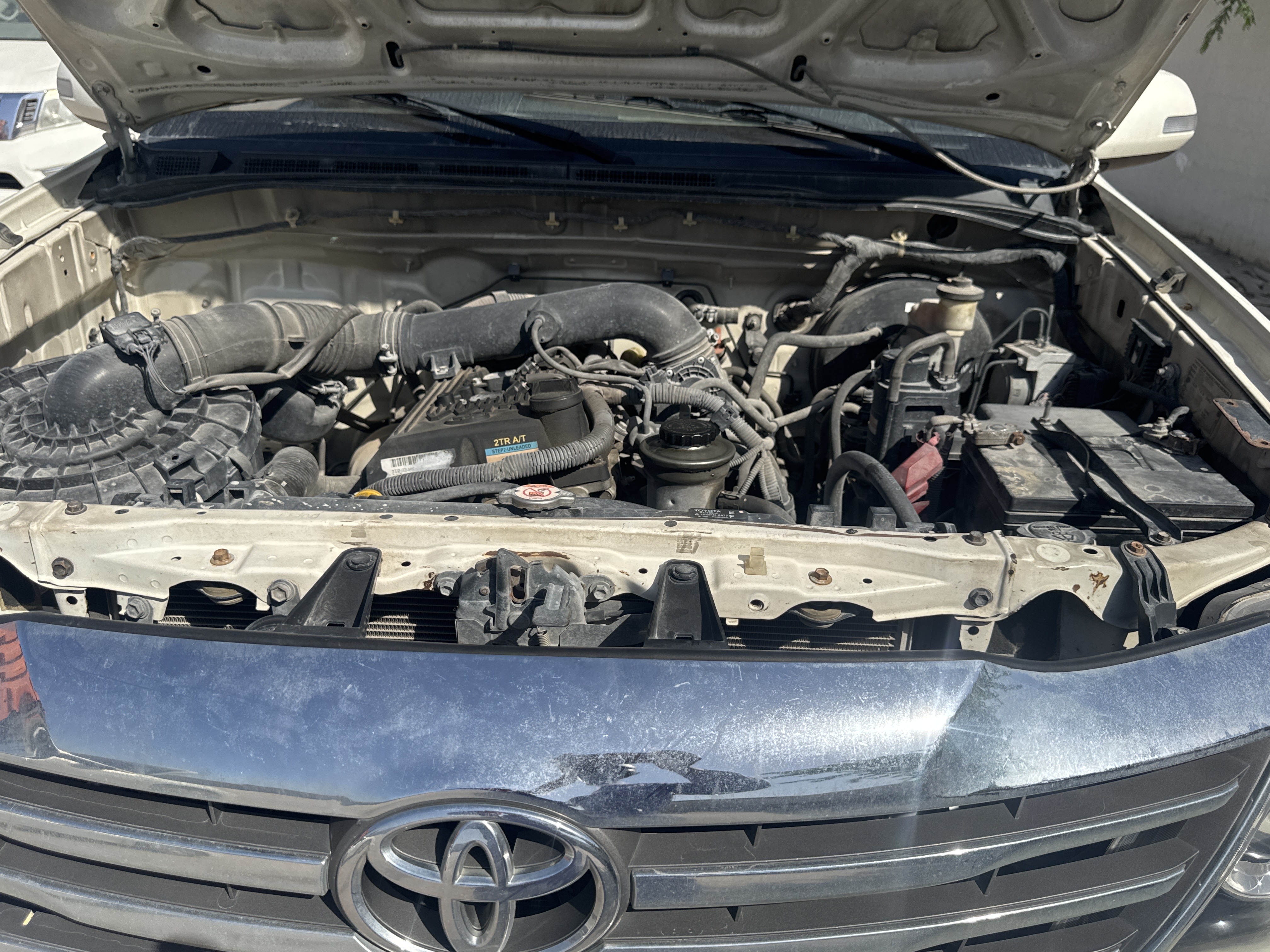SUV-005-Toyota-Fortuner-SUVs-inspection-Engine-Engine-bay-1